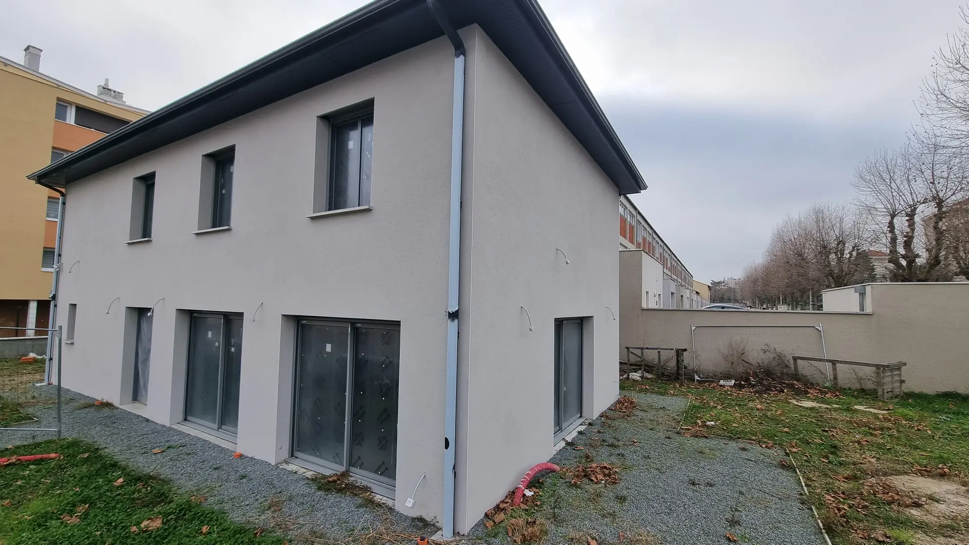 Maison à vendre à Roanne de 174 m² avec 5 chambres et garage 