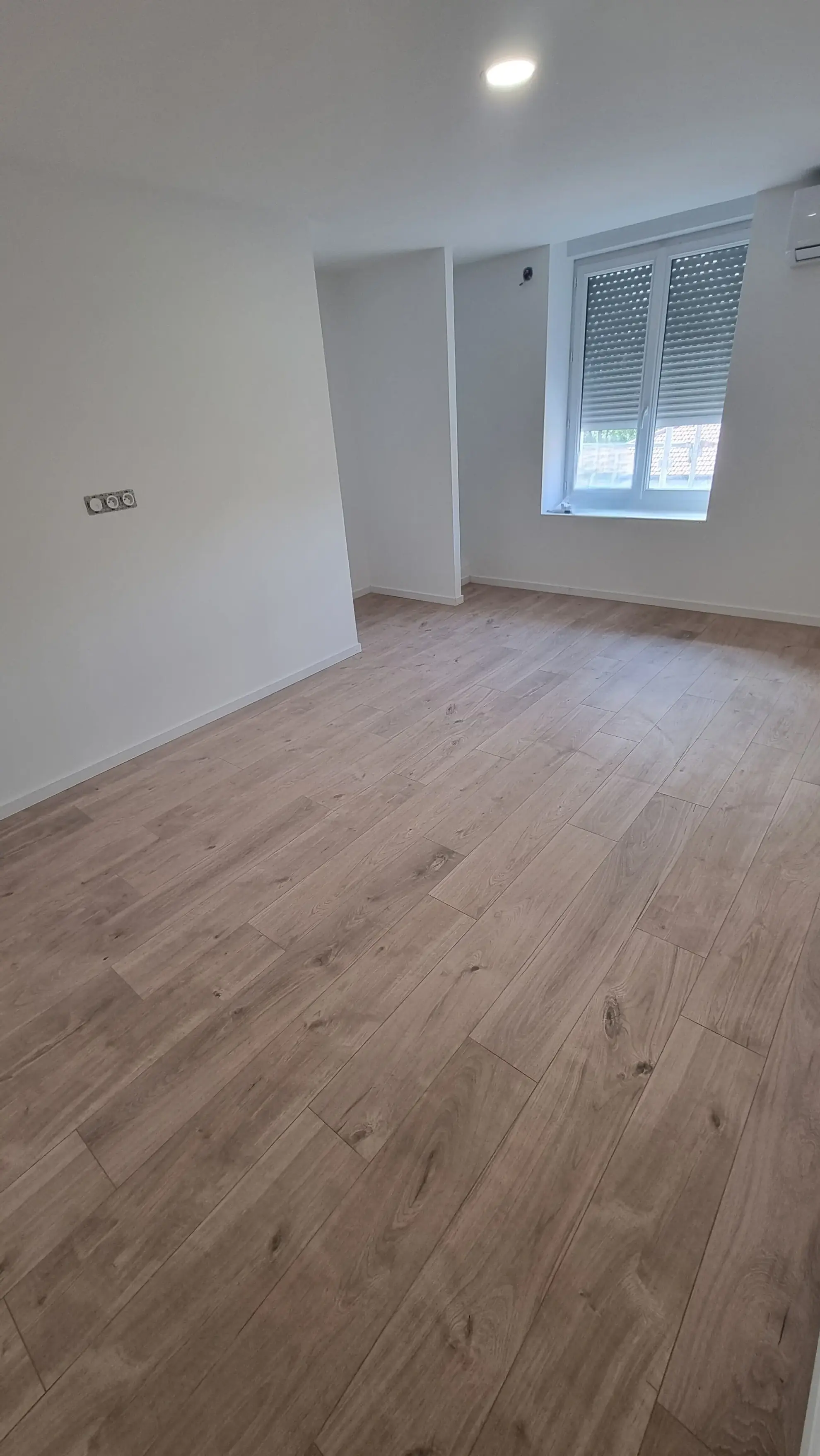 Maison à vendre à Vougy de 159 m² avec jardin, 3 chambres et garage proche de Roanne 