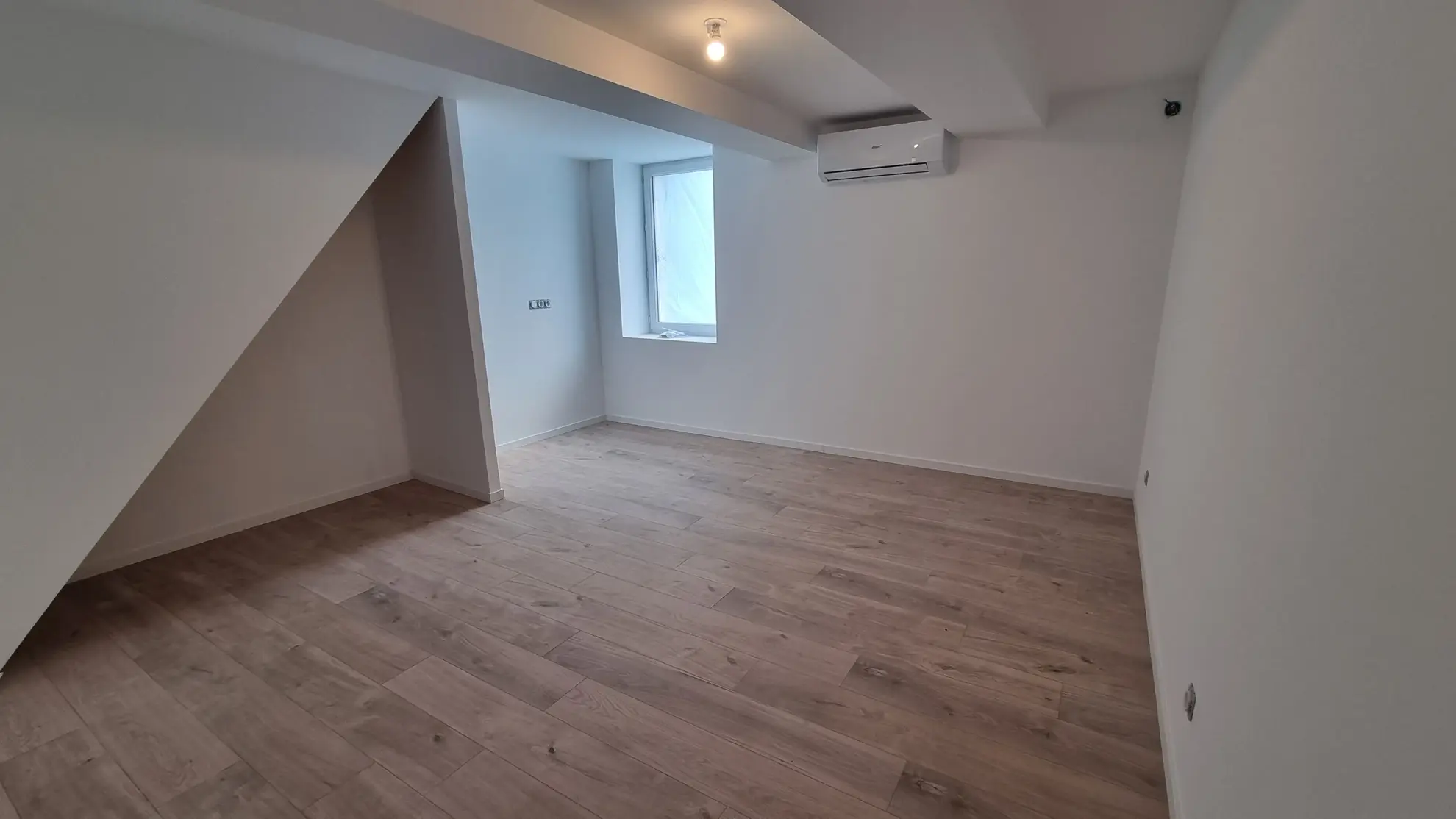 Maison à vendre à Vougy de 159 m² avec jardin, 3 chambres et garage proche de Roanne 