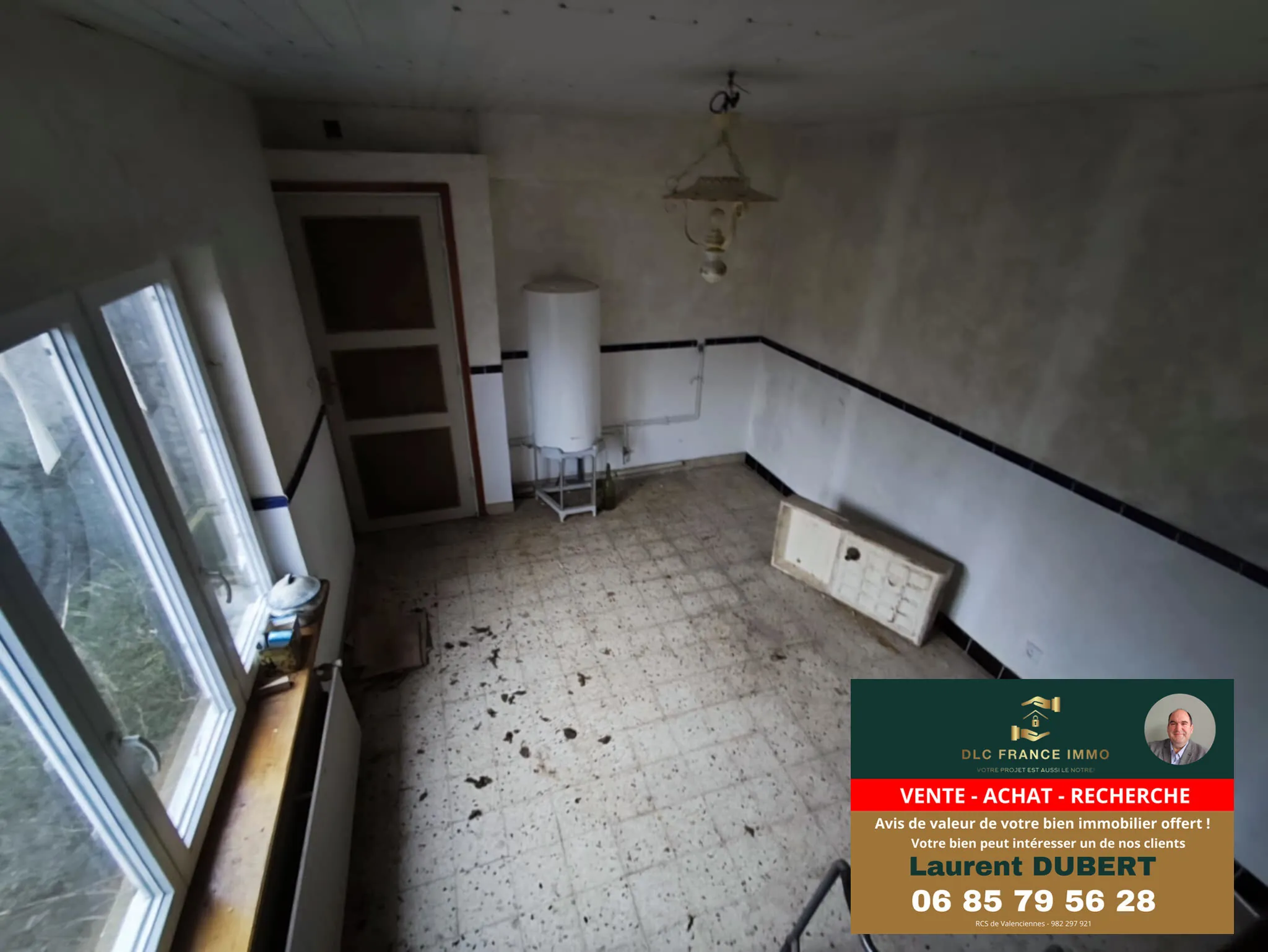 Maison semi-individuelle à vendre de 152 m² à Leval avec fort potentiel 