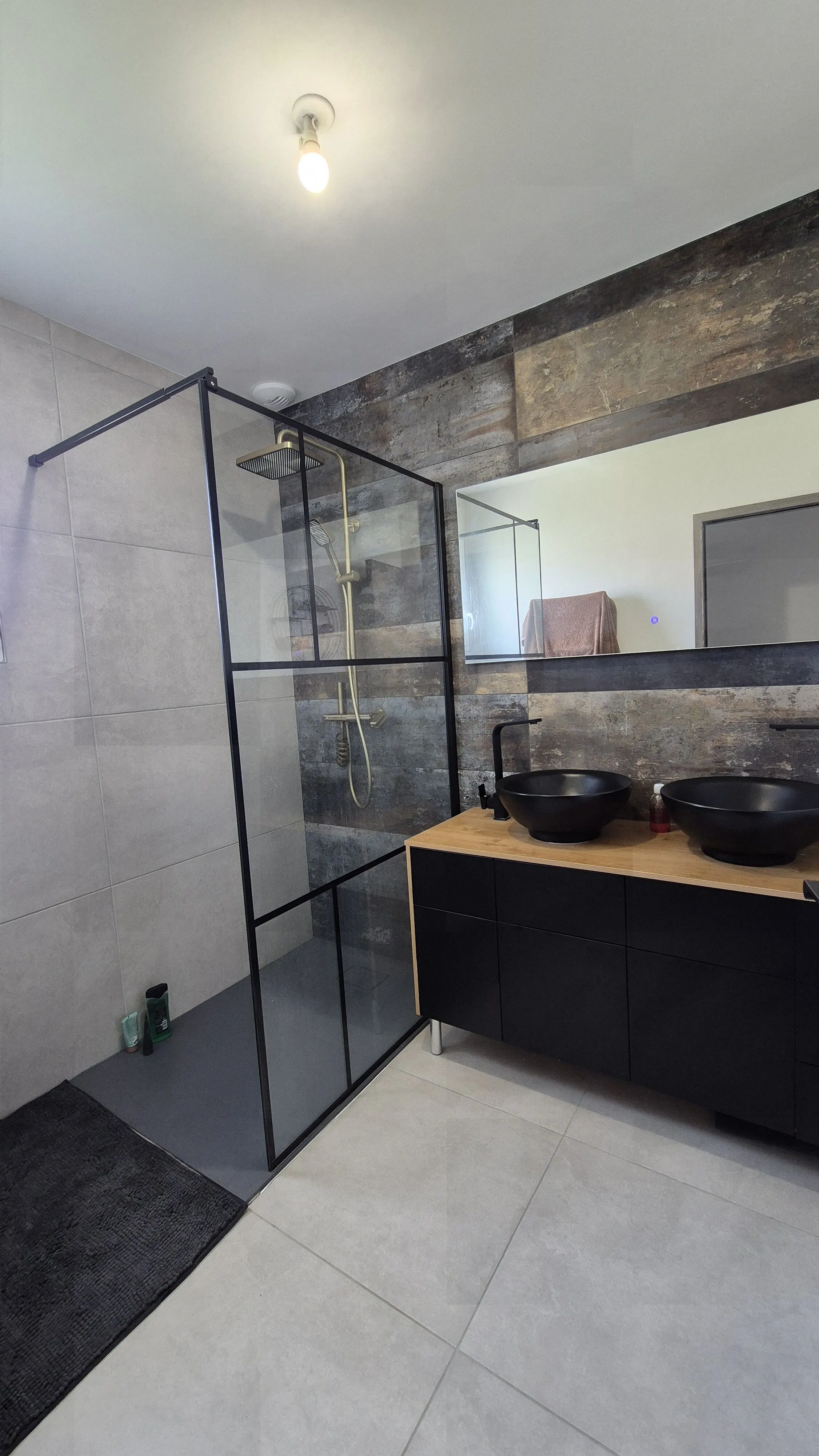 Maison neuve à vendre à Roanne avec 3 chambres, garage et terrasse 