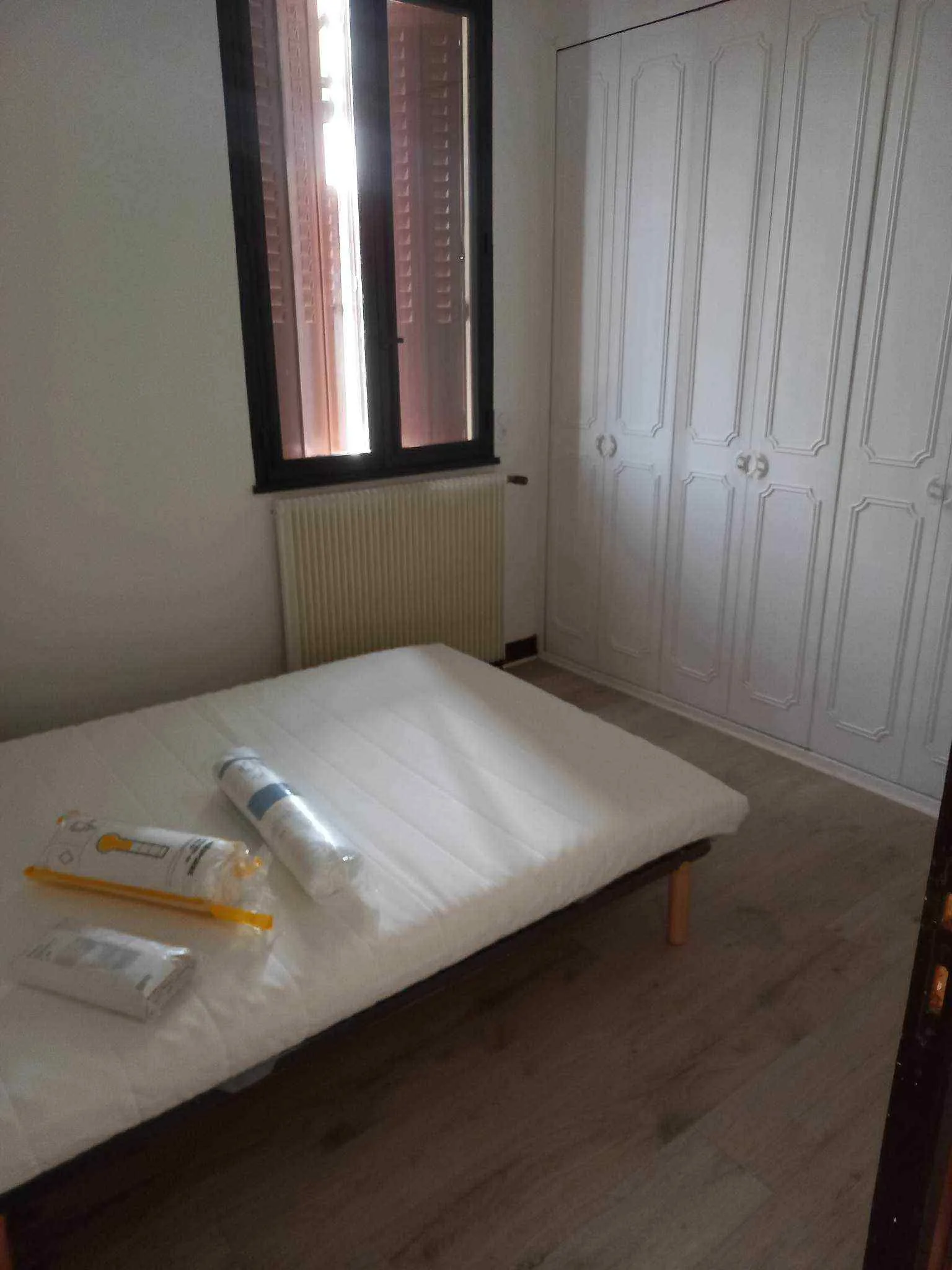 Maison à vendre à Roanne – 2 chambres, terrasse, cave, travaux à prévoir 