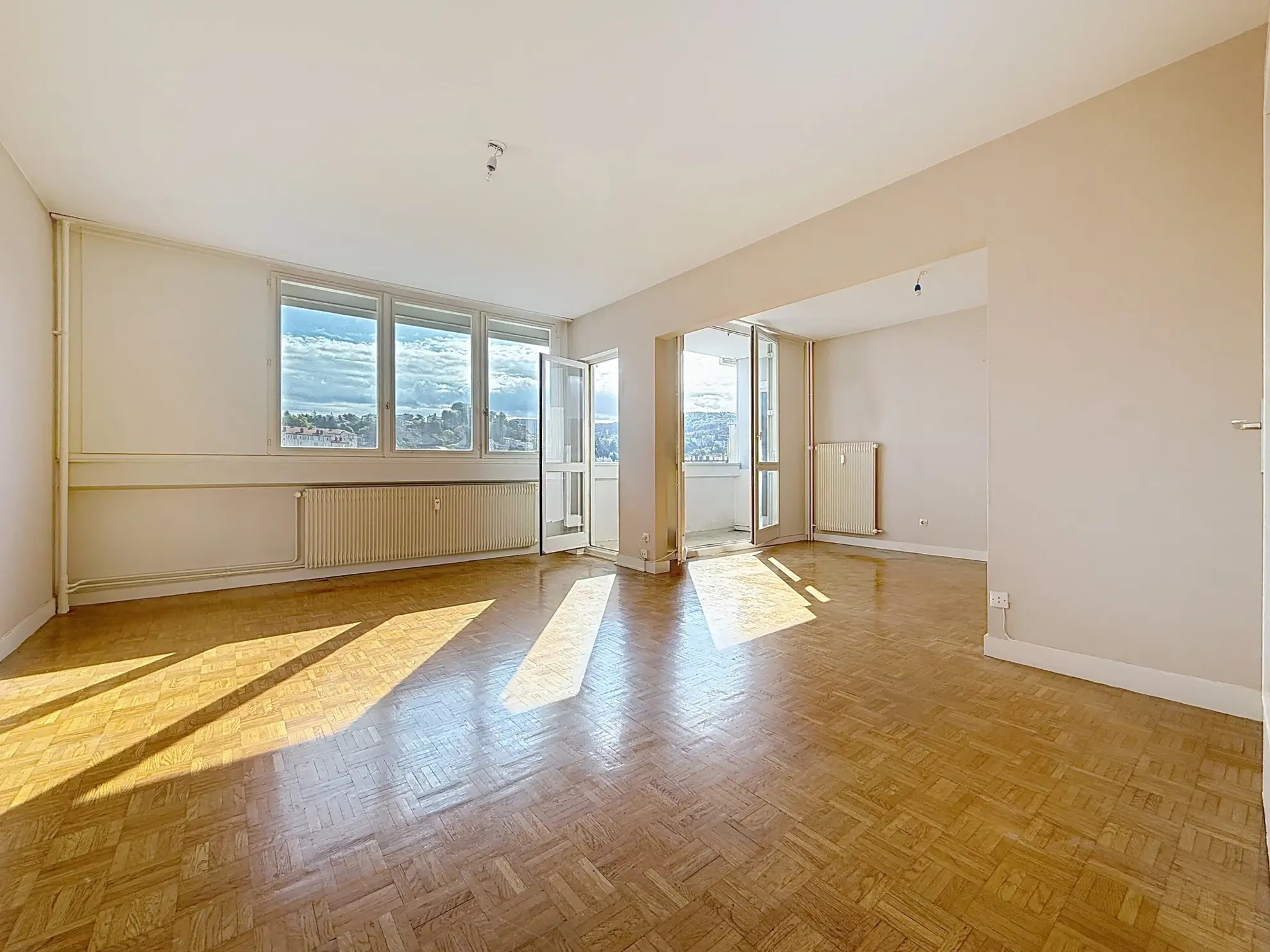 Appartement T4 à Saint-Étienne Centre avec balcon, cave et parking