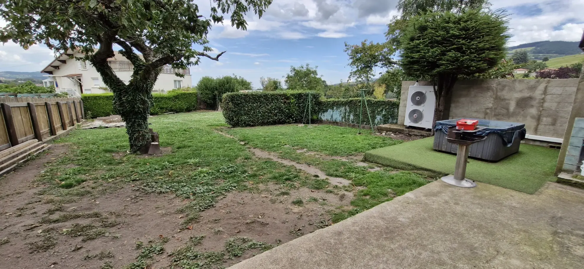 Deux maisons à Saint-Chamond, 120 m², garage, caves et terrain de 340 m²