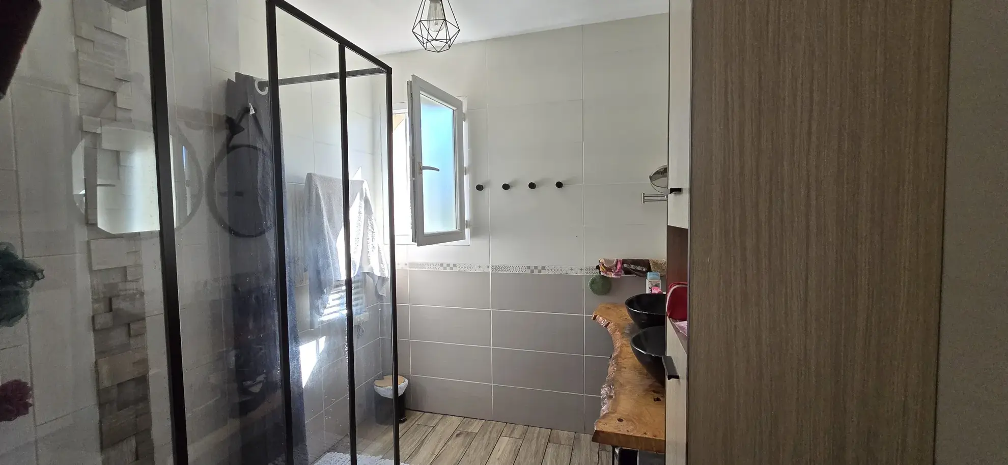 Maison avec terrain et vue campagne à Oucques, 128 m², garage, écuries 