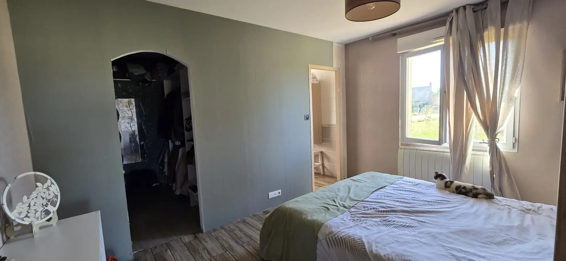 Maison avec terrain et vue campagne à Oucques, 128 m², garage, écuries 