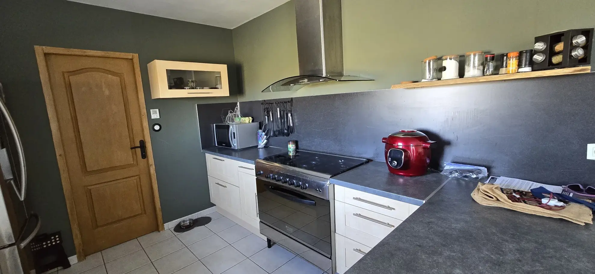 Maison avec terrain et vue campagne à Oucques, 128 m², garage, écuries 