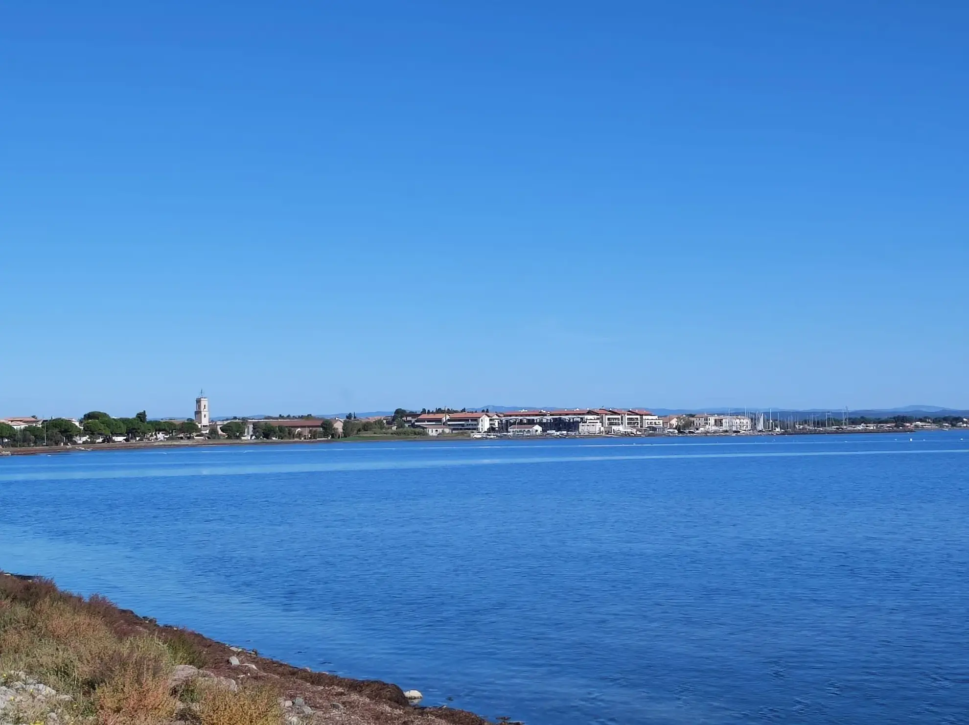 Maison 3 pièces avec jardin, piscine et parking à Marseillan proche de l'étang de Thau 