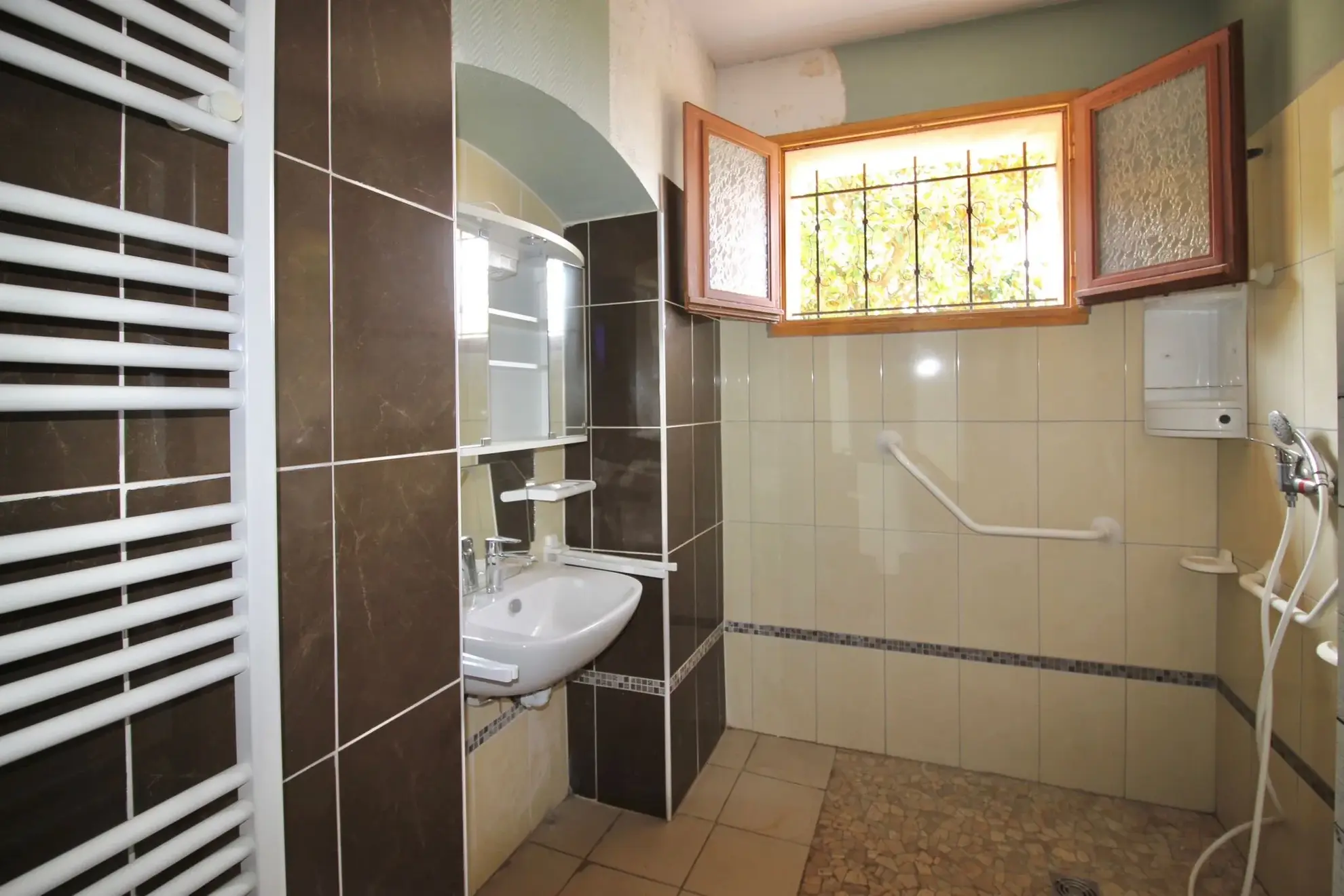 Ferme de plain-pied avec 3 chambres à Montech, ancienne longère à vendre 