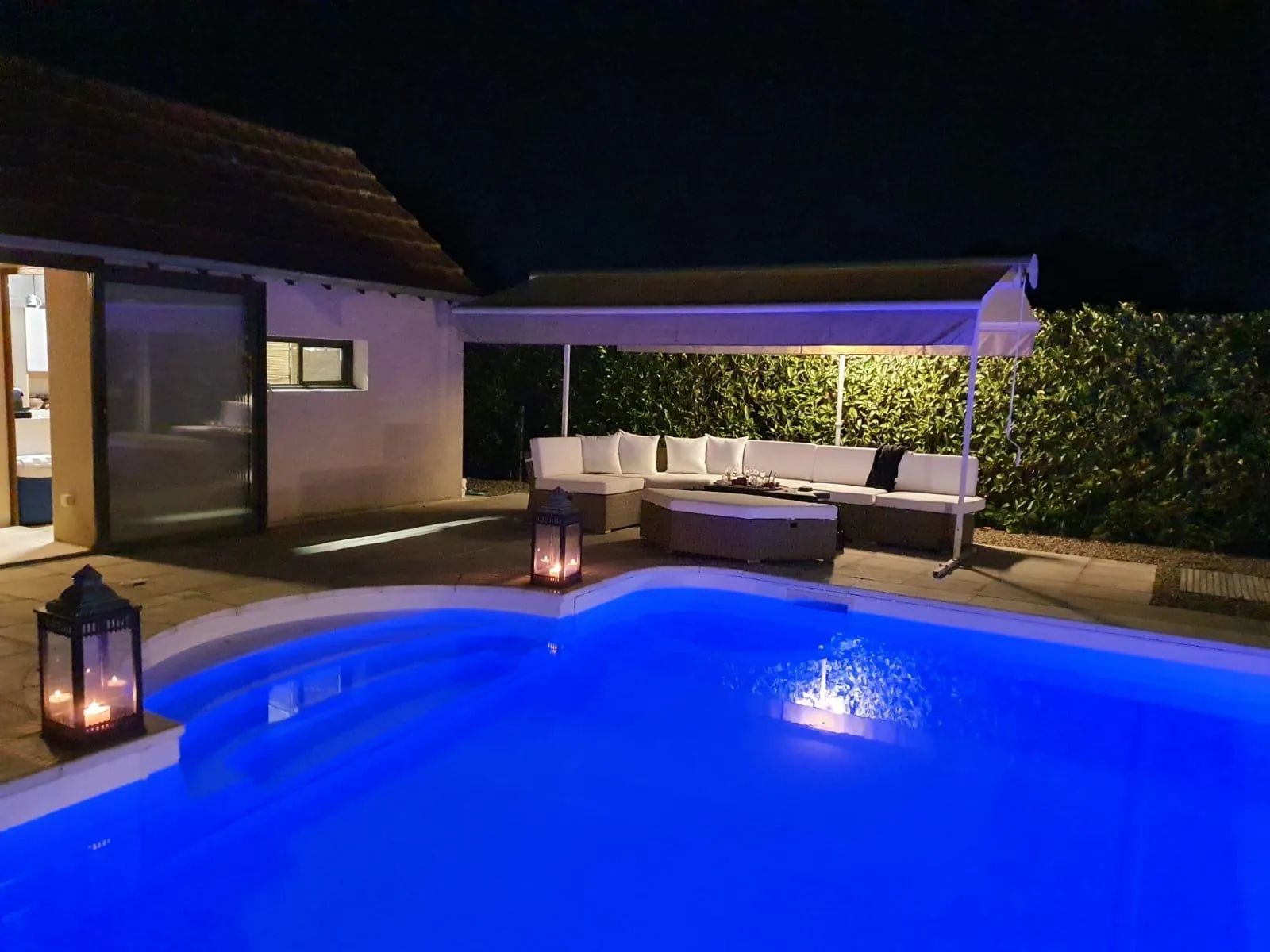 Maison avec piscine à vendre à La Motte Saint-Jean, proche Digoin – Grande propriété rénovée 