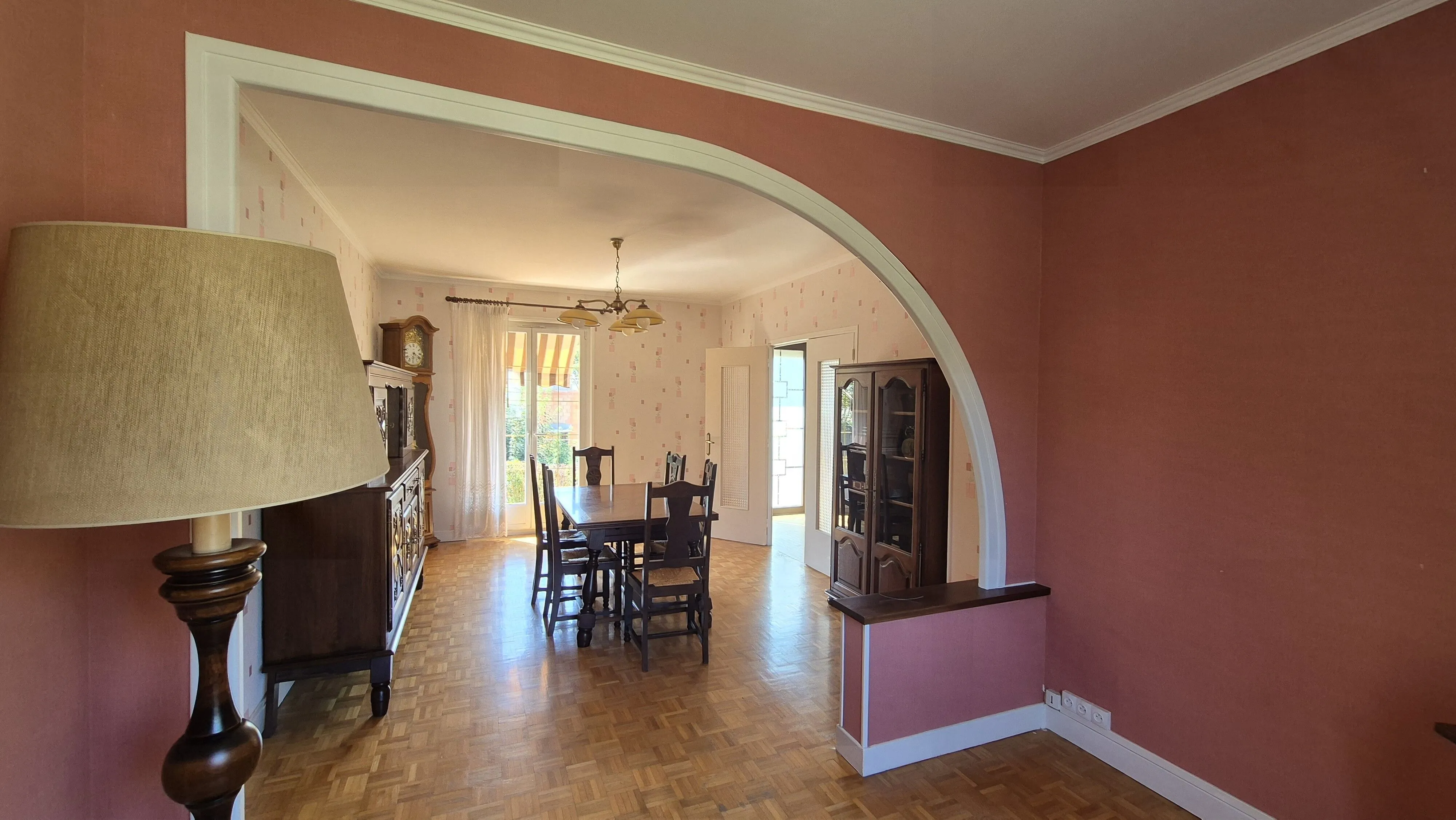 Maison individuelle à vendre à Gueugnon avec sous-sol et jardin de 630 m² 