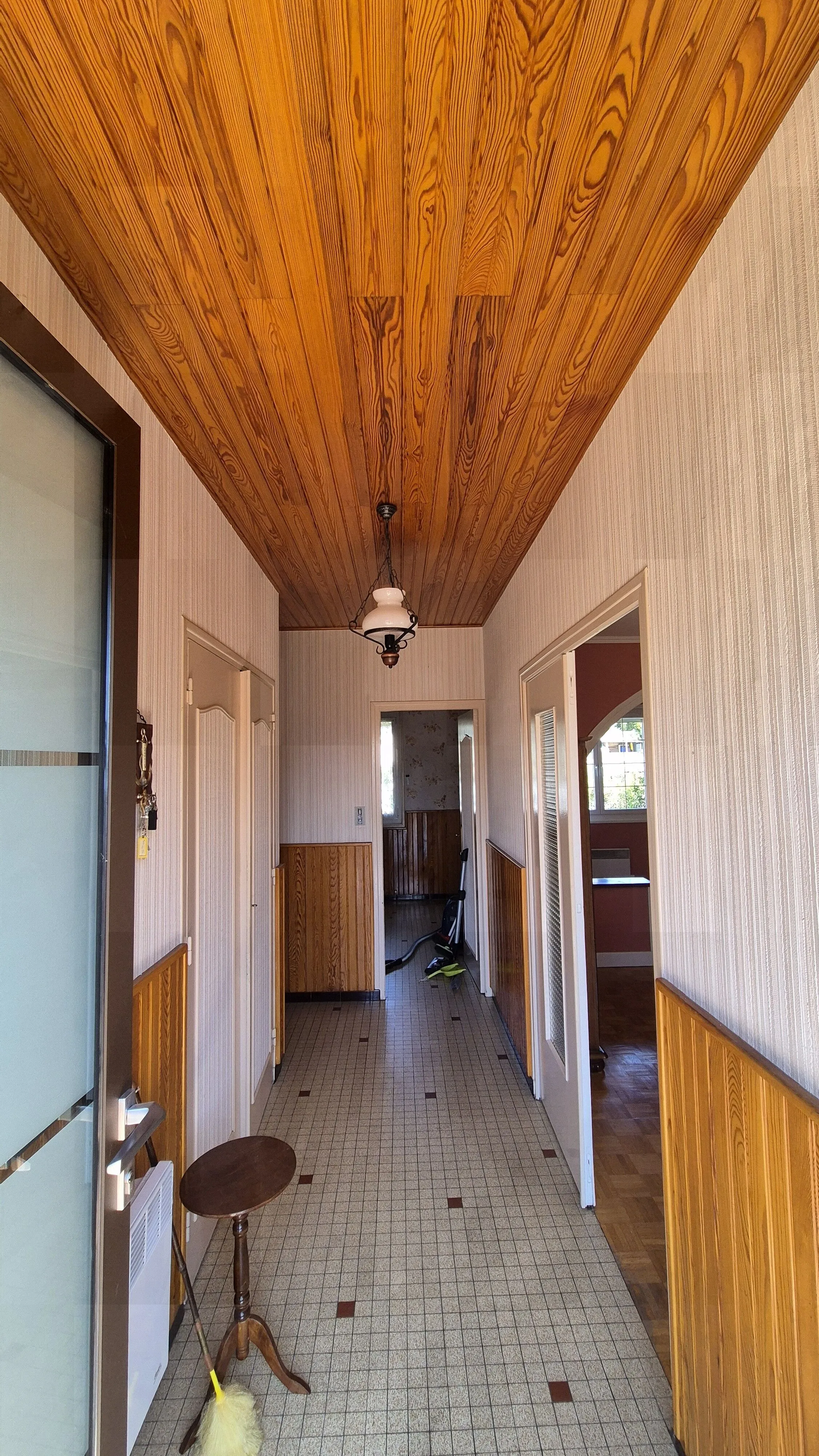 Maison à vendre à Gueugnon – 3 chambres, sous-sol, terrasse, proche commerces 