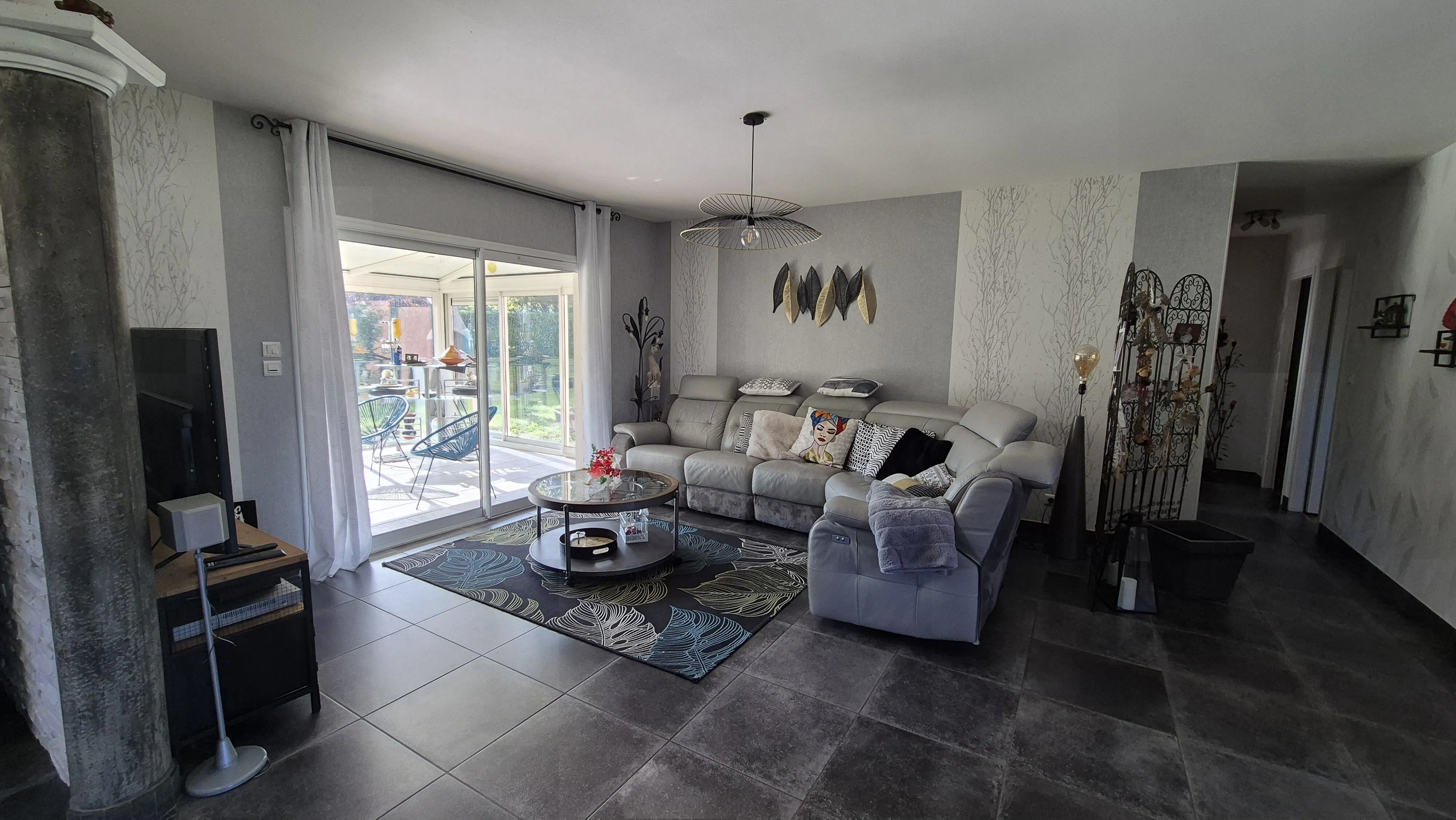 Maison à vendre à Saint Yan avec piscine, grand terrain et chauffage géothermique 