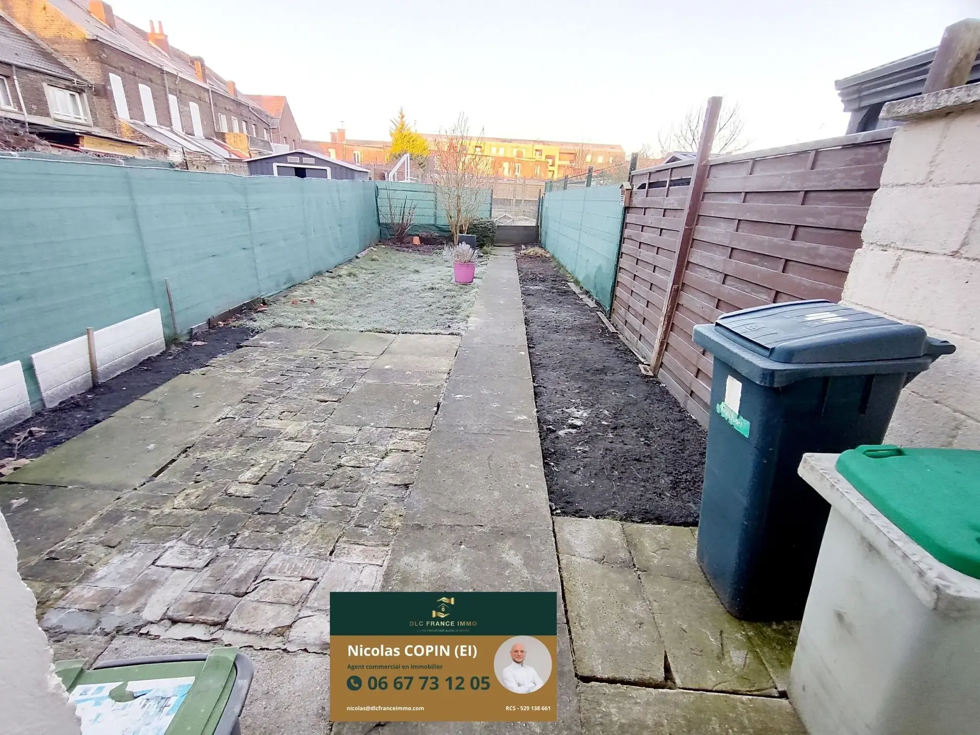 Maison mitoyenne à Valenciennes proche hôpital et commodités 