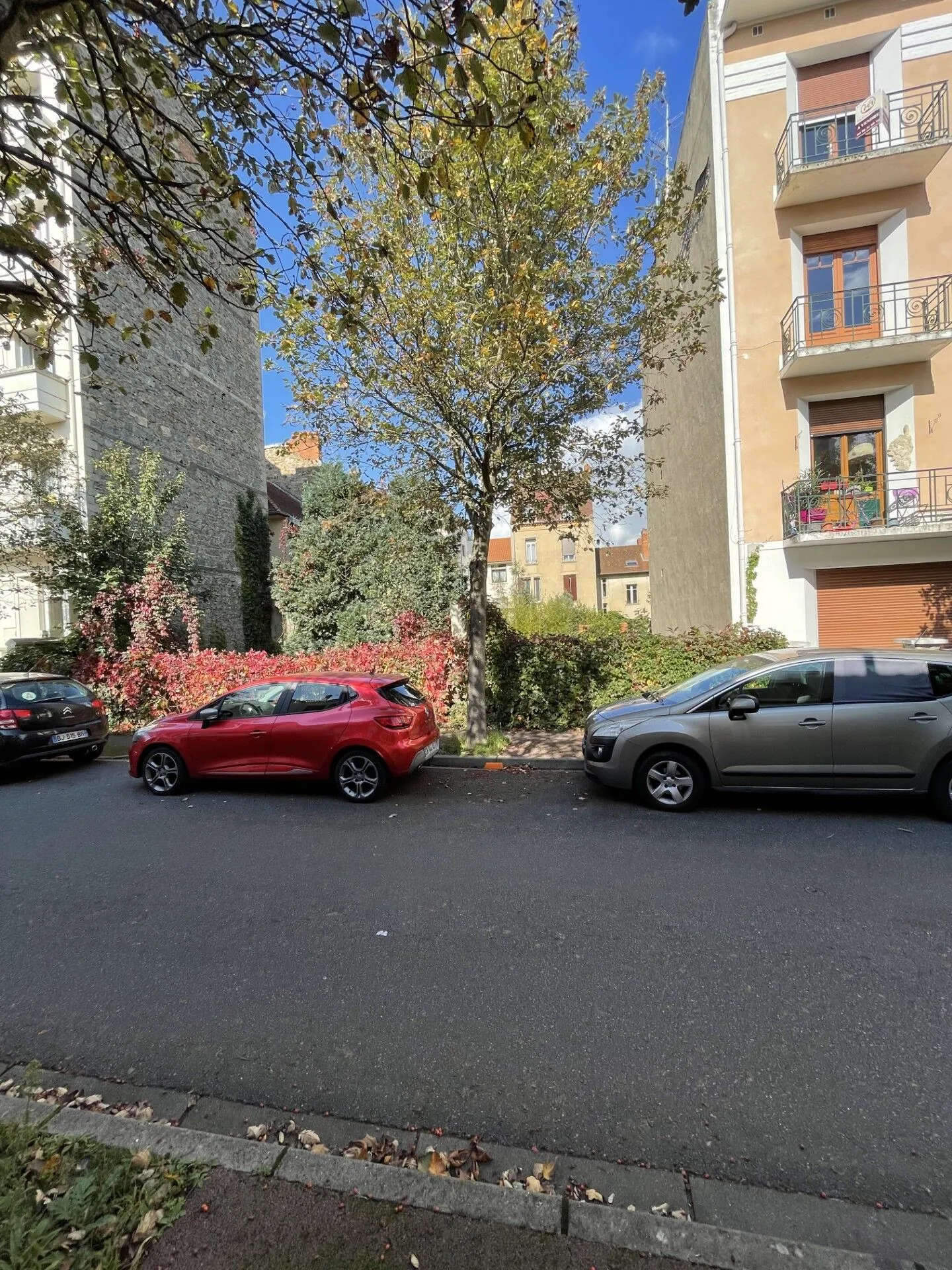 Terrain constructible de 261 m² à Vichy proche parcs et CAVILAM 