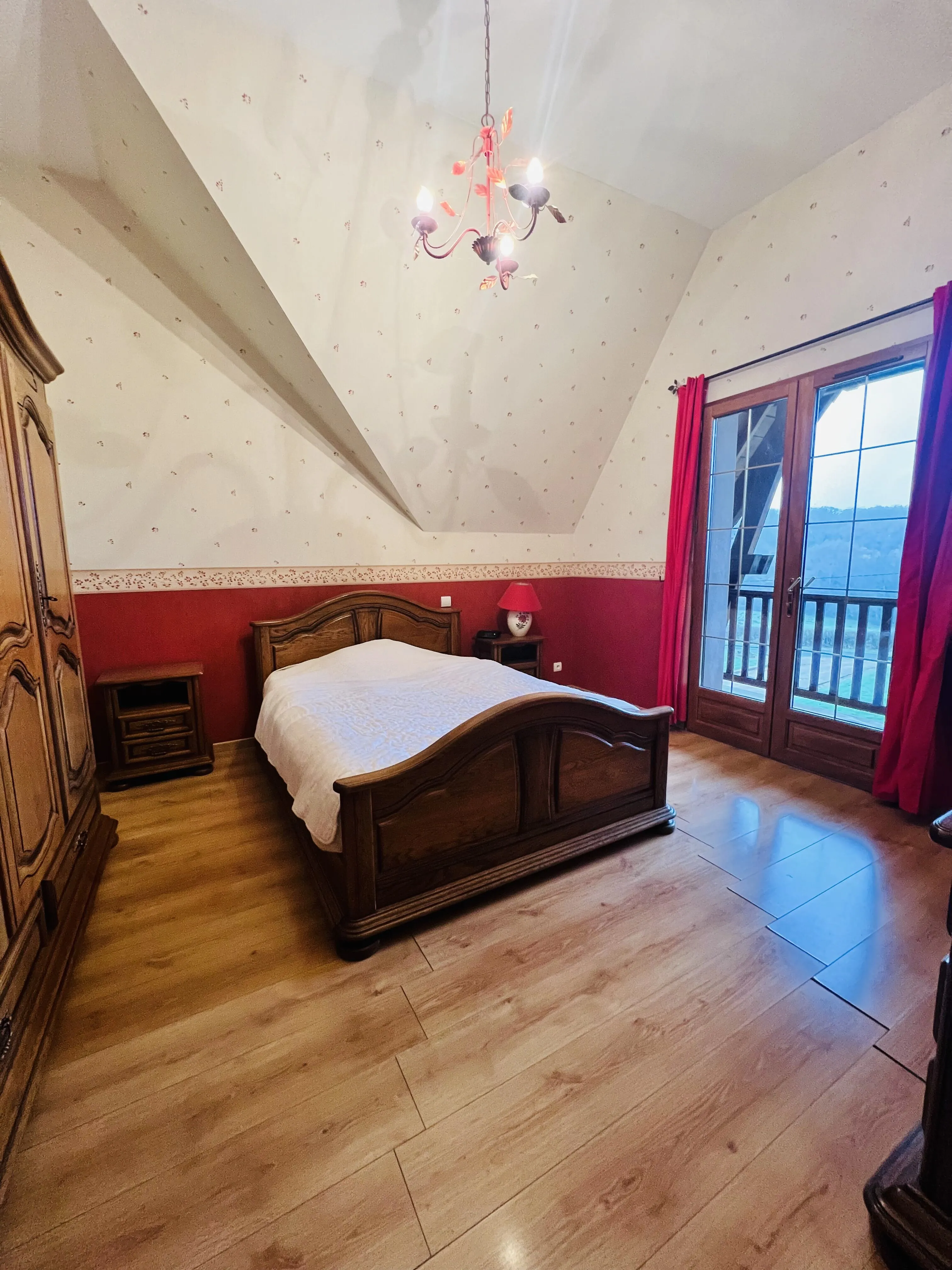 Charmante maison de campagne de 220 m² avec terrain et piscine à Saint-Agnan 