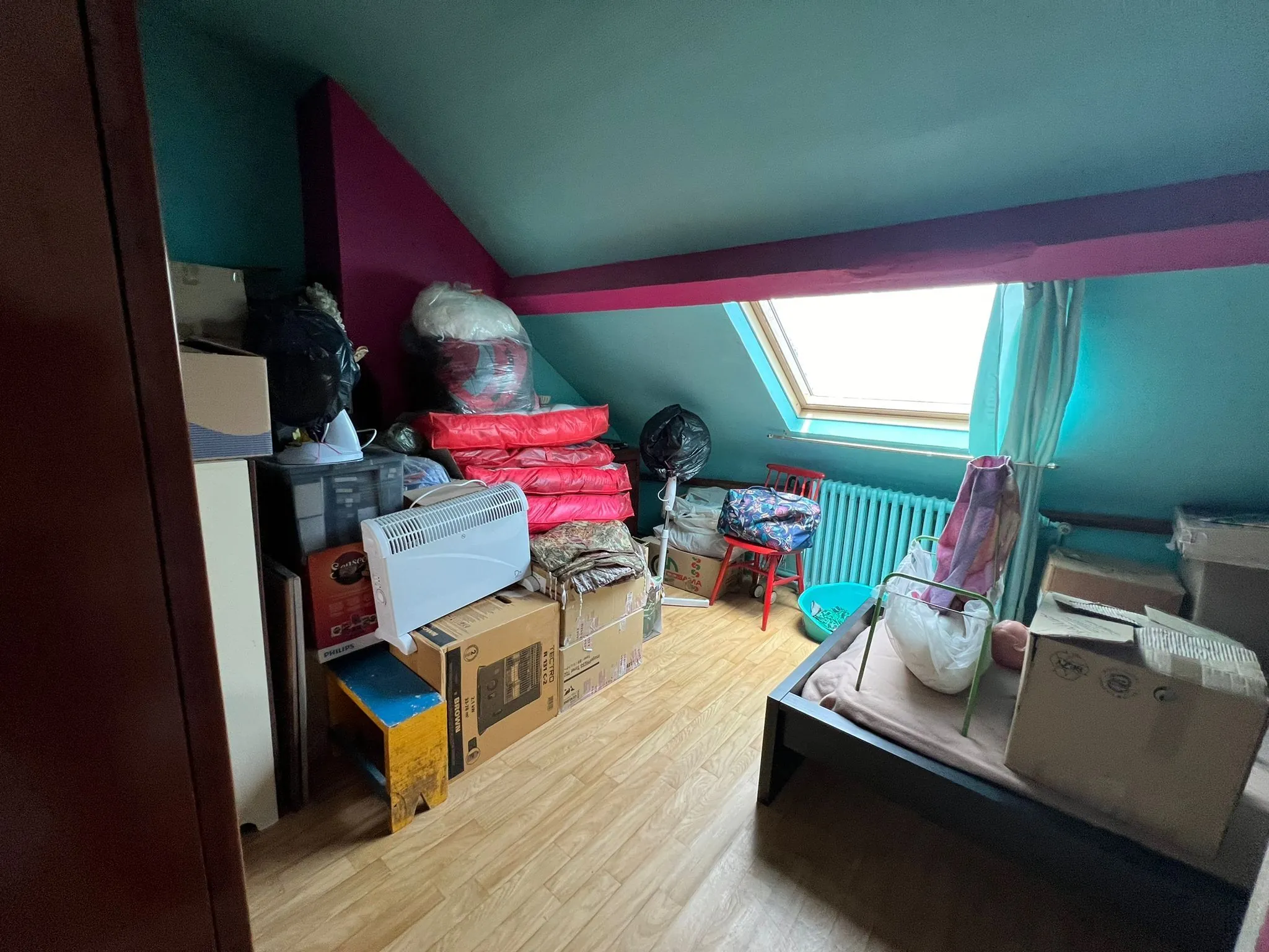 Maison de ville à Ailly-sur-Noye proche centre, rénovée et sans travaux majeurs 