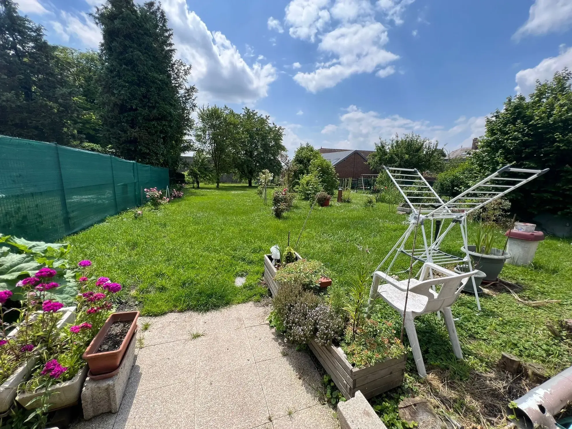 Maison de ville en vente à Ailly-sur-Noye proche centre avec jardin et rénovations récentes 