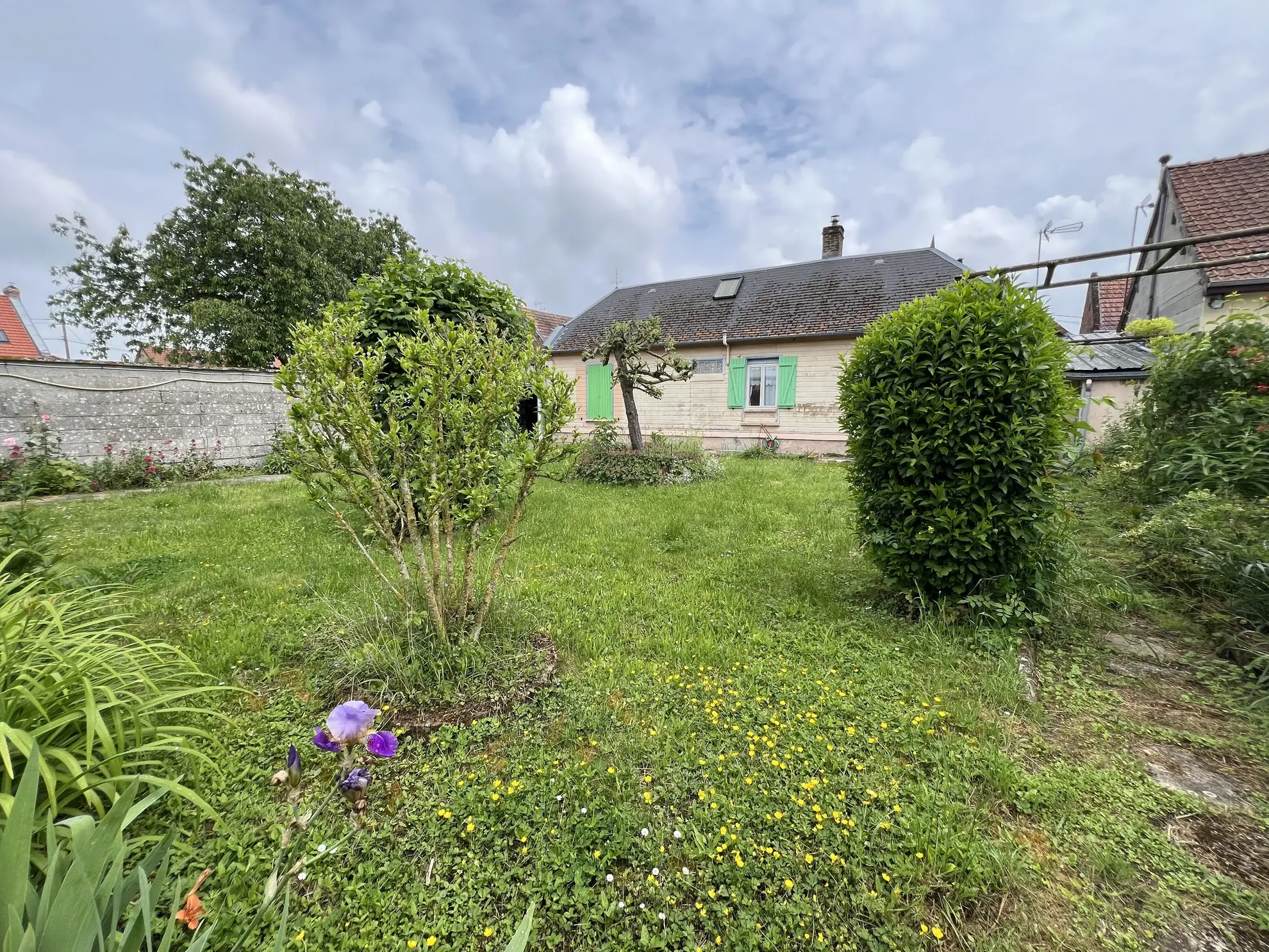 Maison à vendre au Plessier-Rozainvillers avec 3 chambres et dépendances