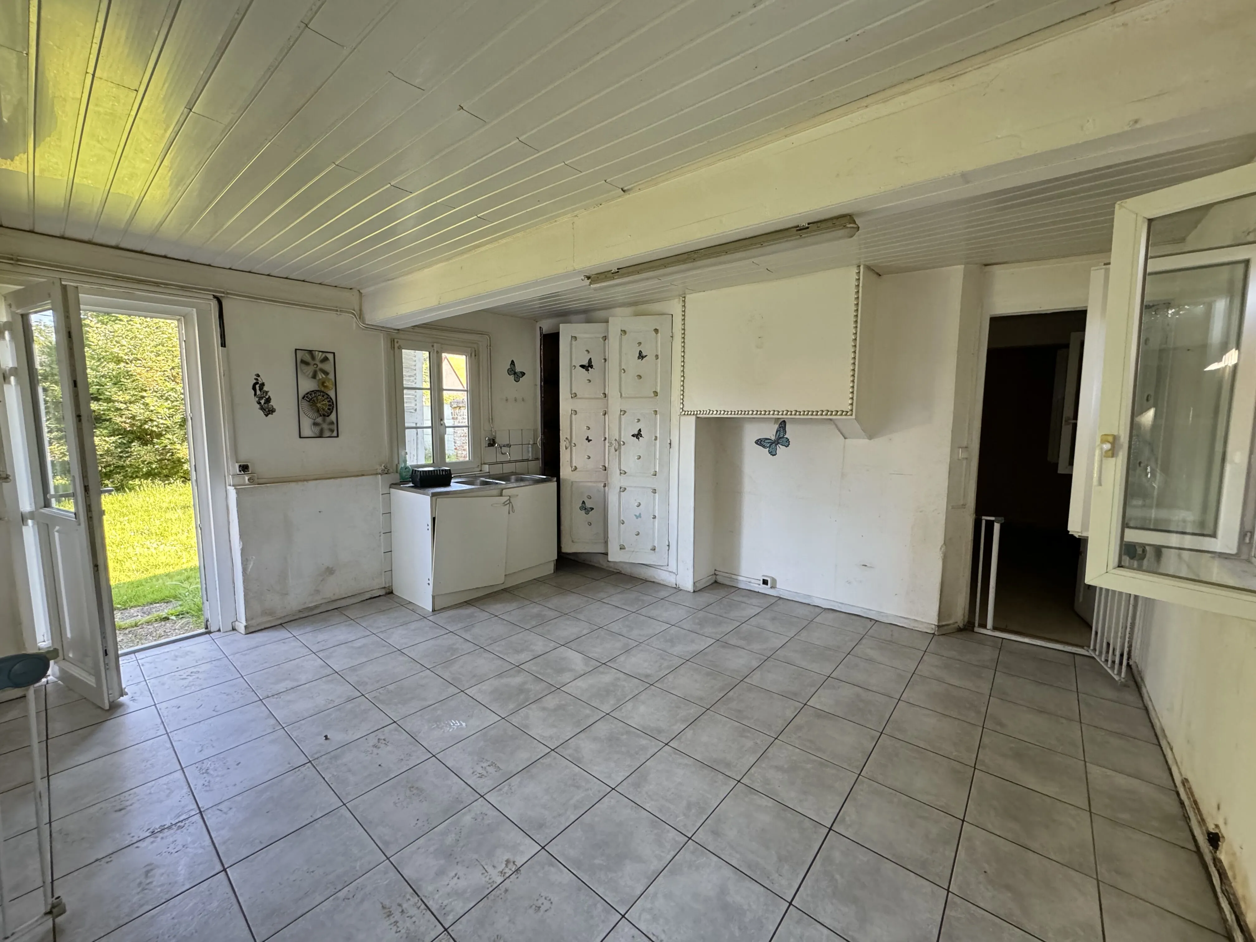 Maison de village à rénover à Erches - Proximité grands axes et tranquilité 