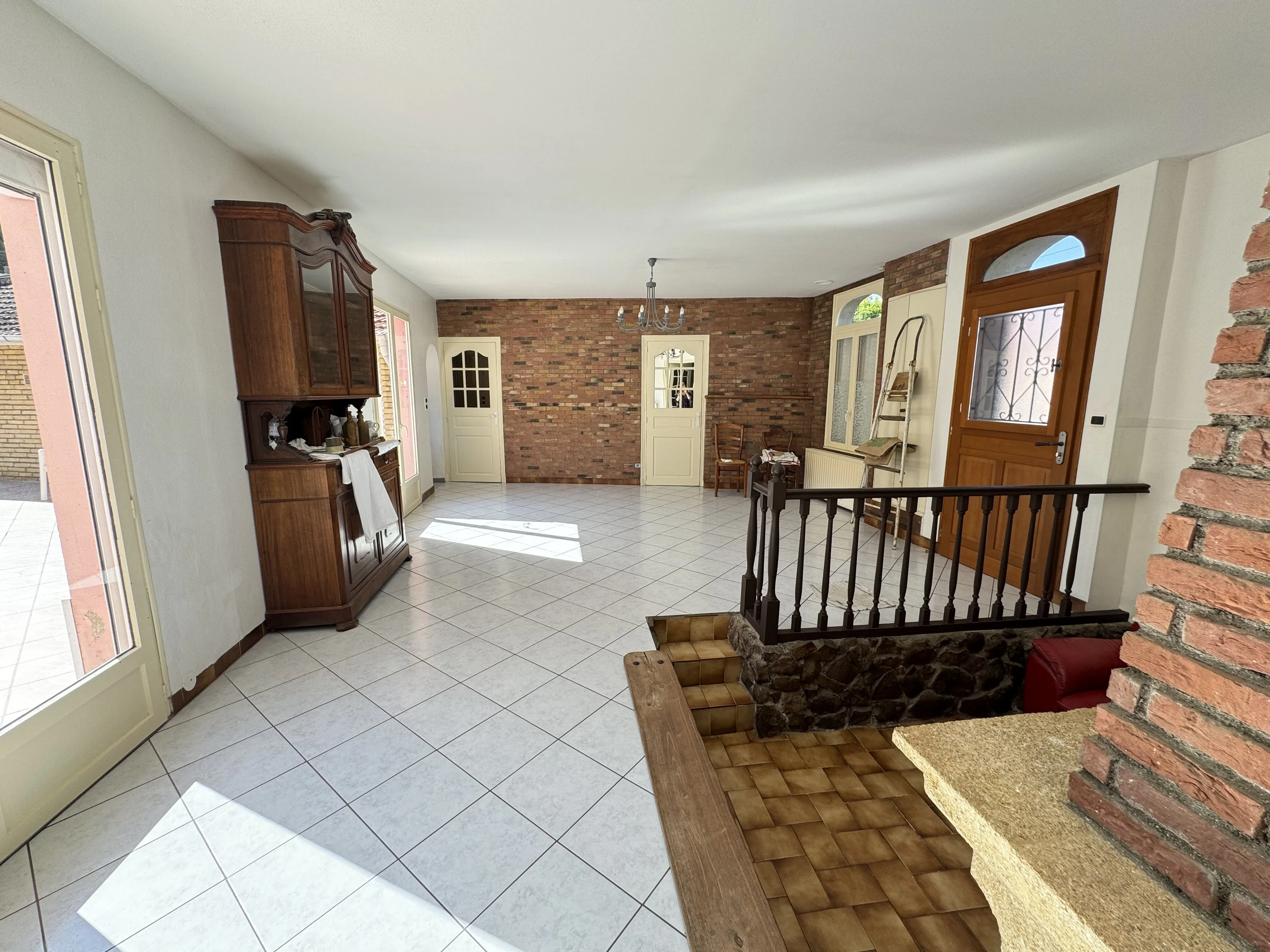 Maison de village à vendre entre Roye et Amiens avec jardin et dépendances 