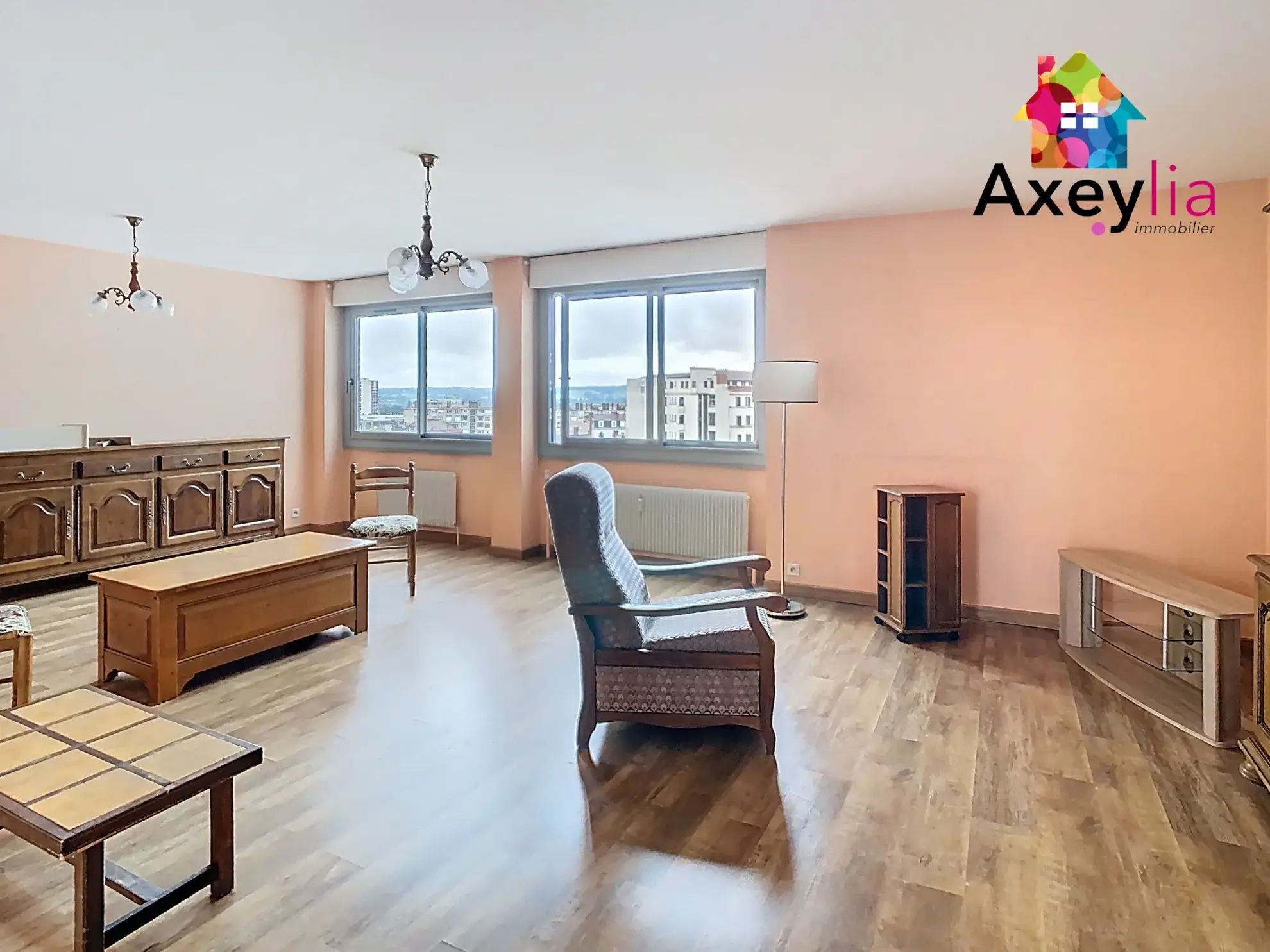 Appartement T4 à vendre à Roanne avec parking et cave - Vue exceptionnelle 