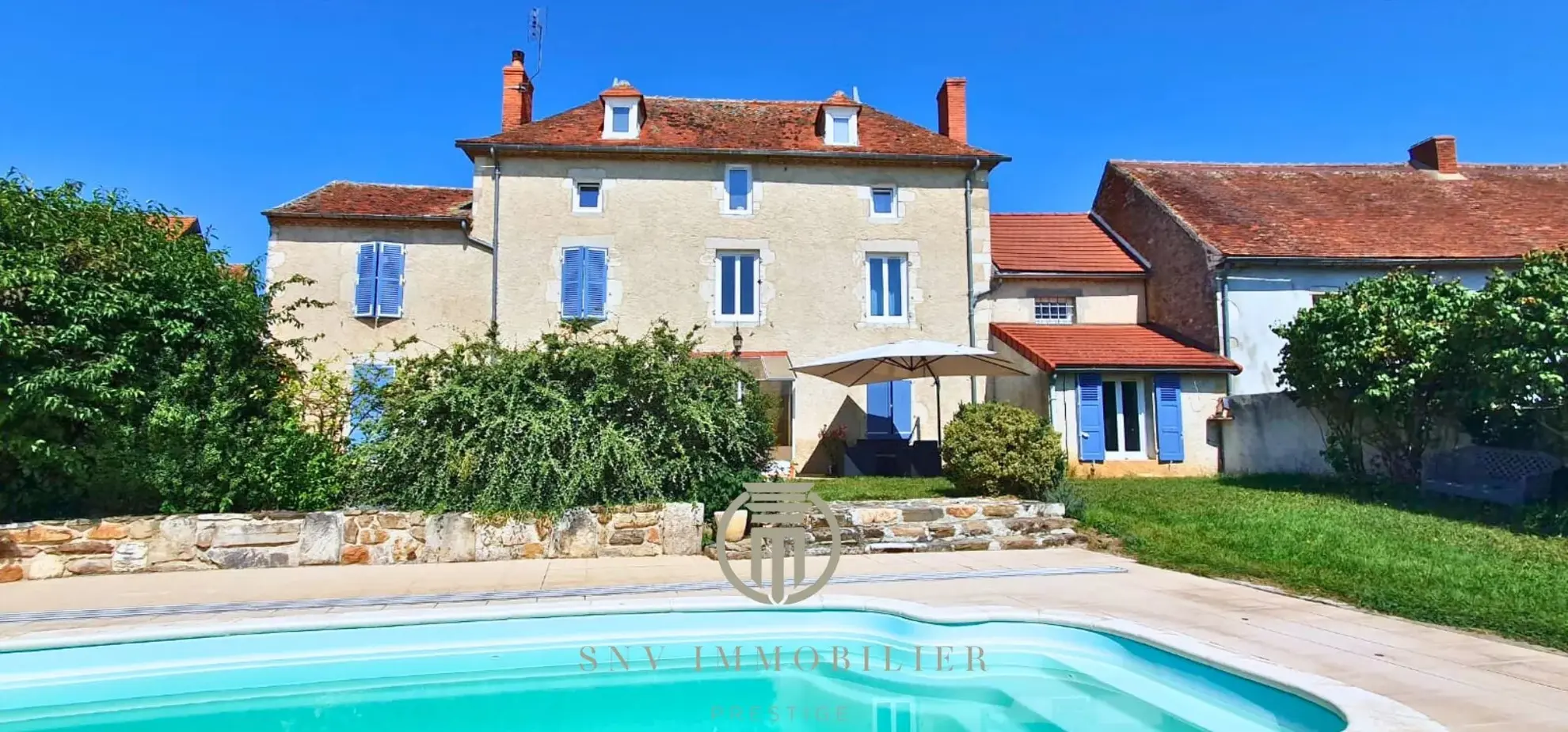 Belle maison familiale avec piscine couverte à Gannat - Vue imprenable