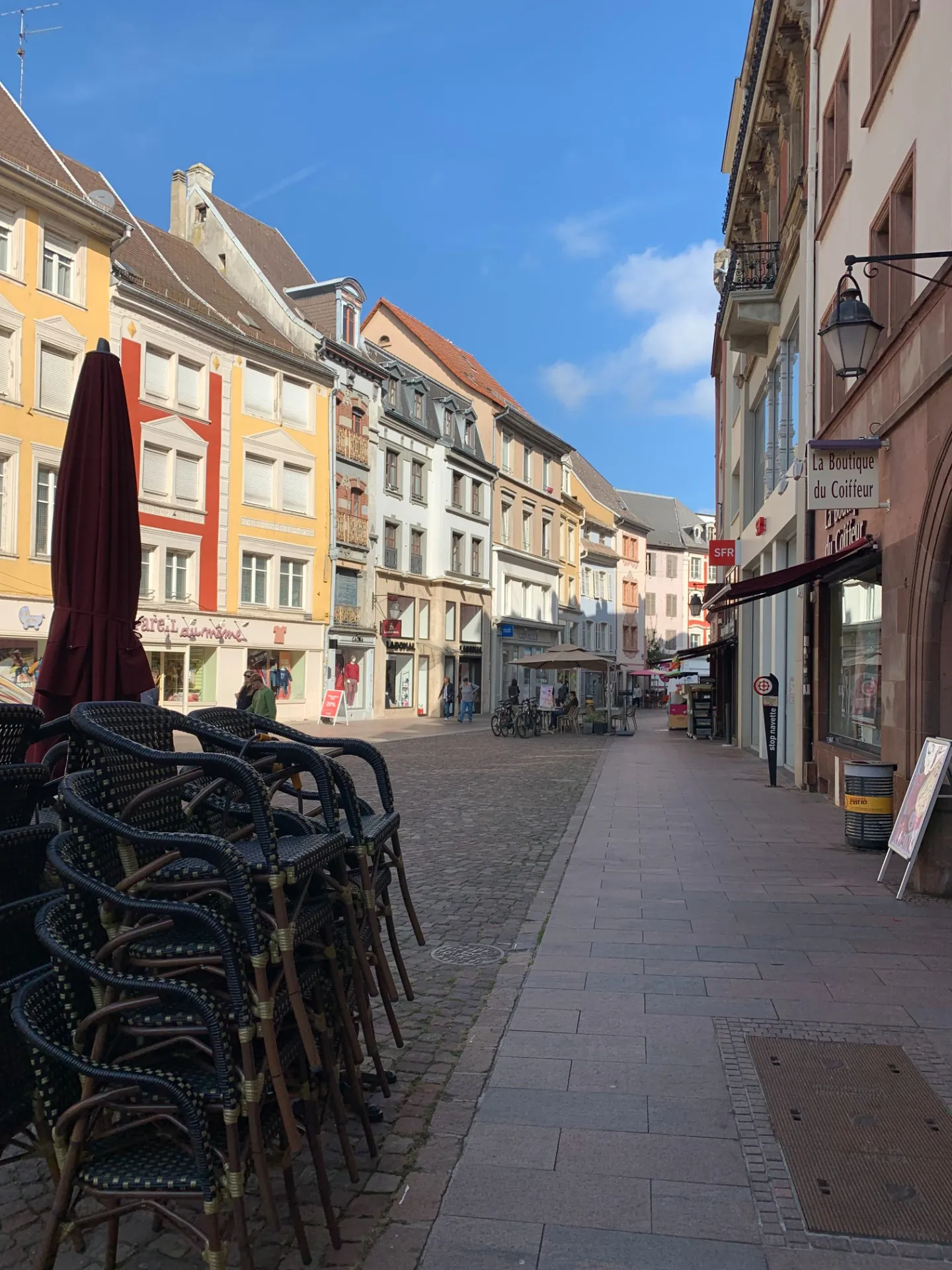 Fonds de commerce prêt-à-porter à Mulhouse en centre-ville - Emplacement stratégique