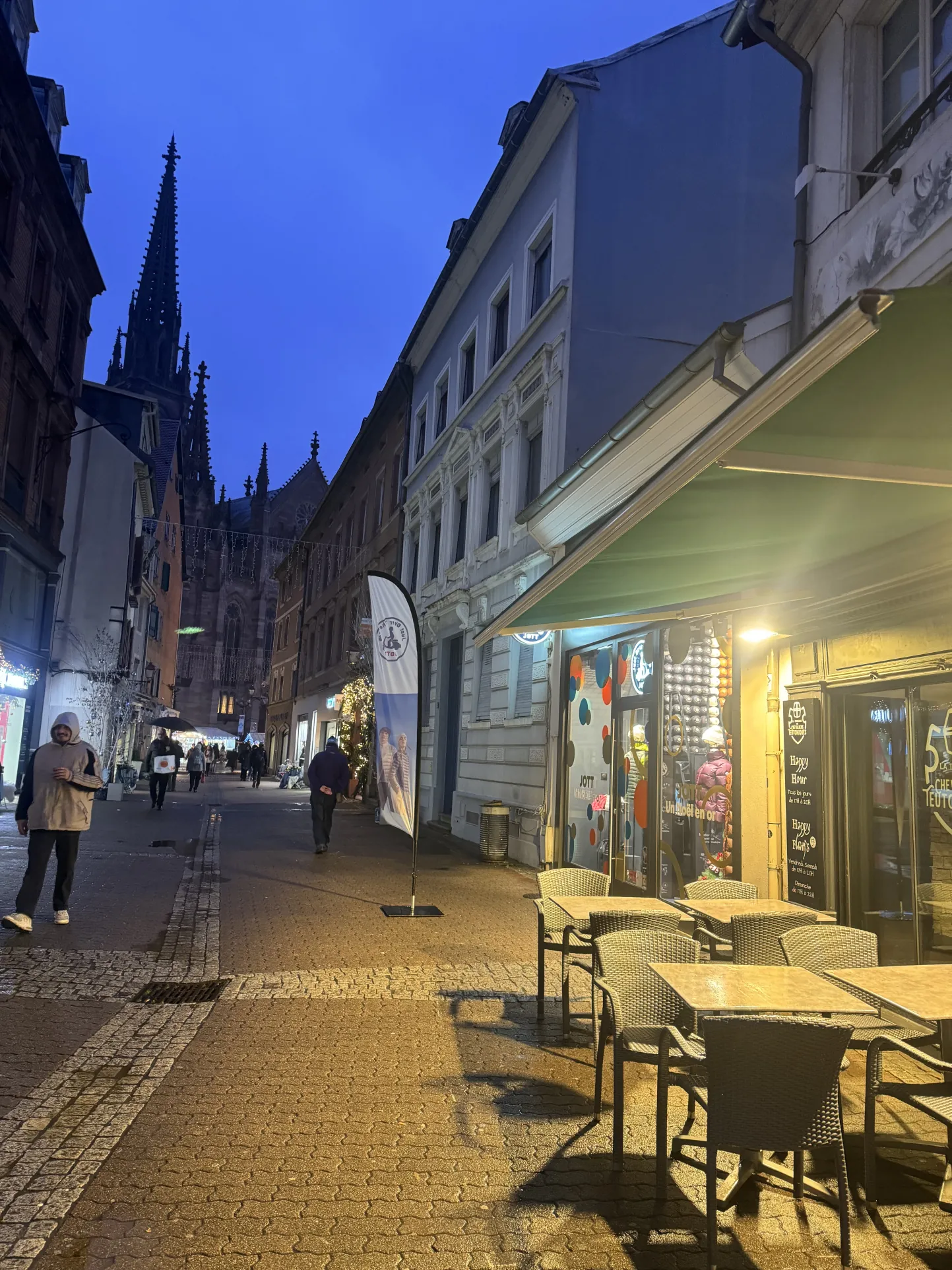 Fonds de commerce prêt-à-porter à Mulhouse en centre-ville - Emplacement stratégique 