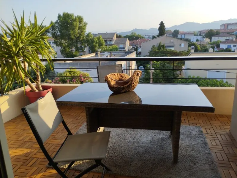 Appartement T2 en dernier étage avec ascenseur et parking à Frejus