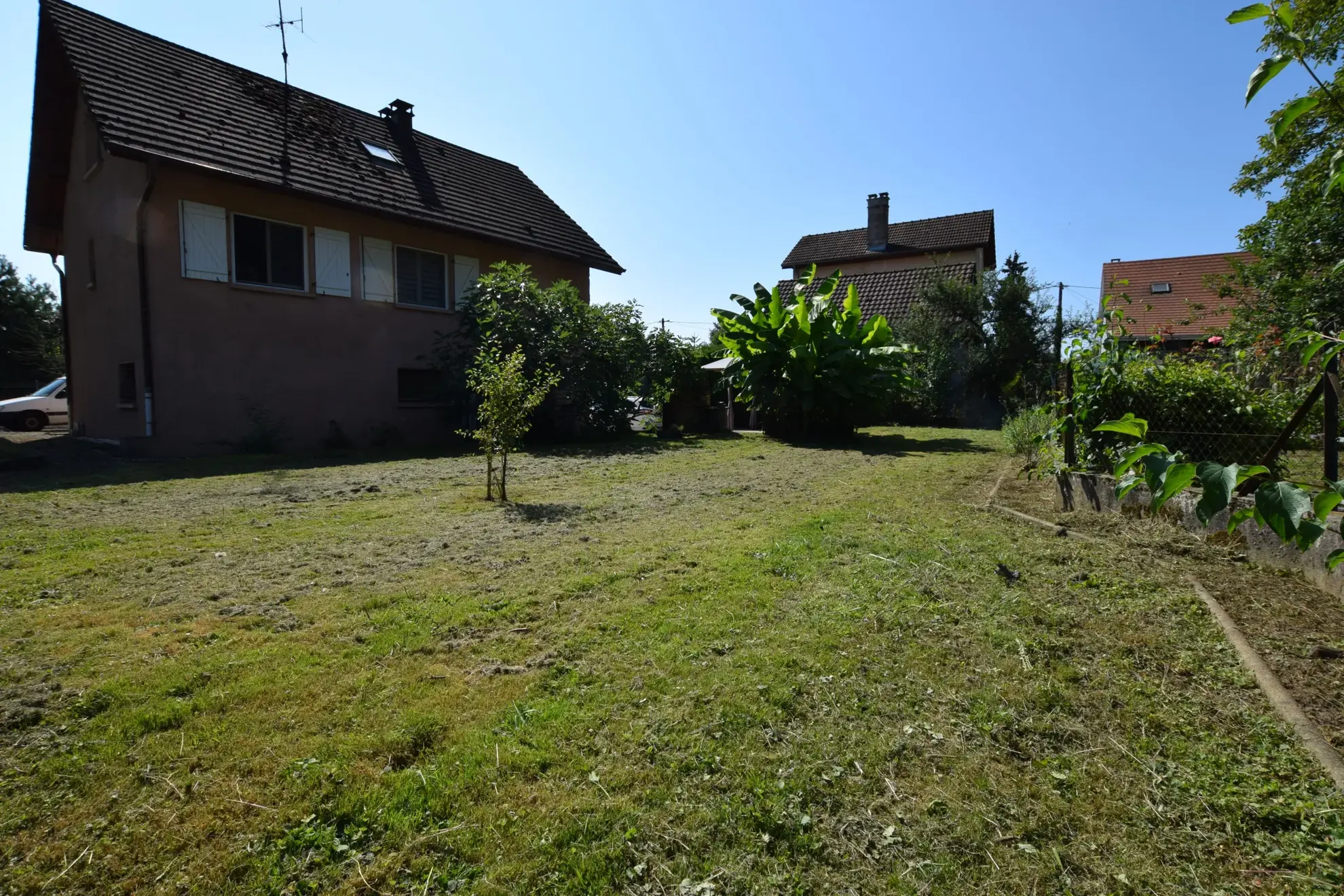Maison traditionnelle à Valentigney avec terrasse, pergola et terrain de 8 ares 