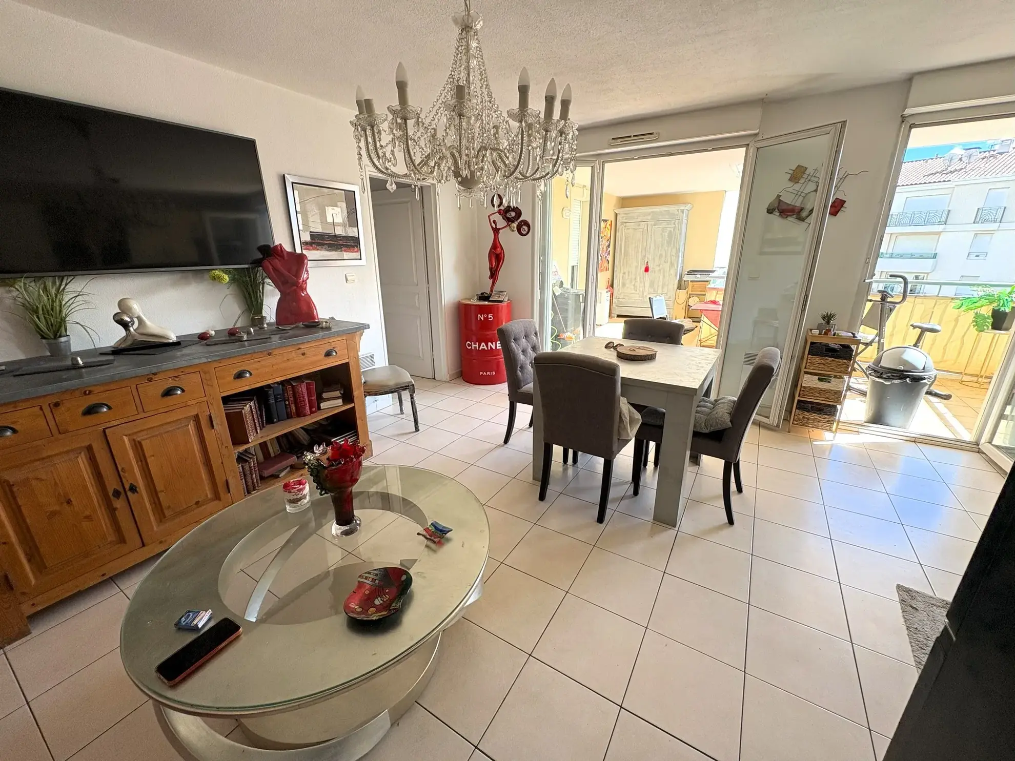 Appartement Type 3 à Toulon avec terrasse, parking et locataire en place 