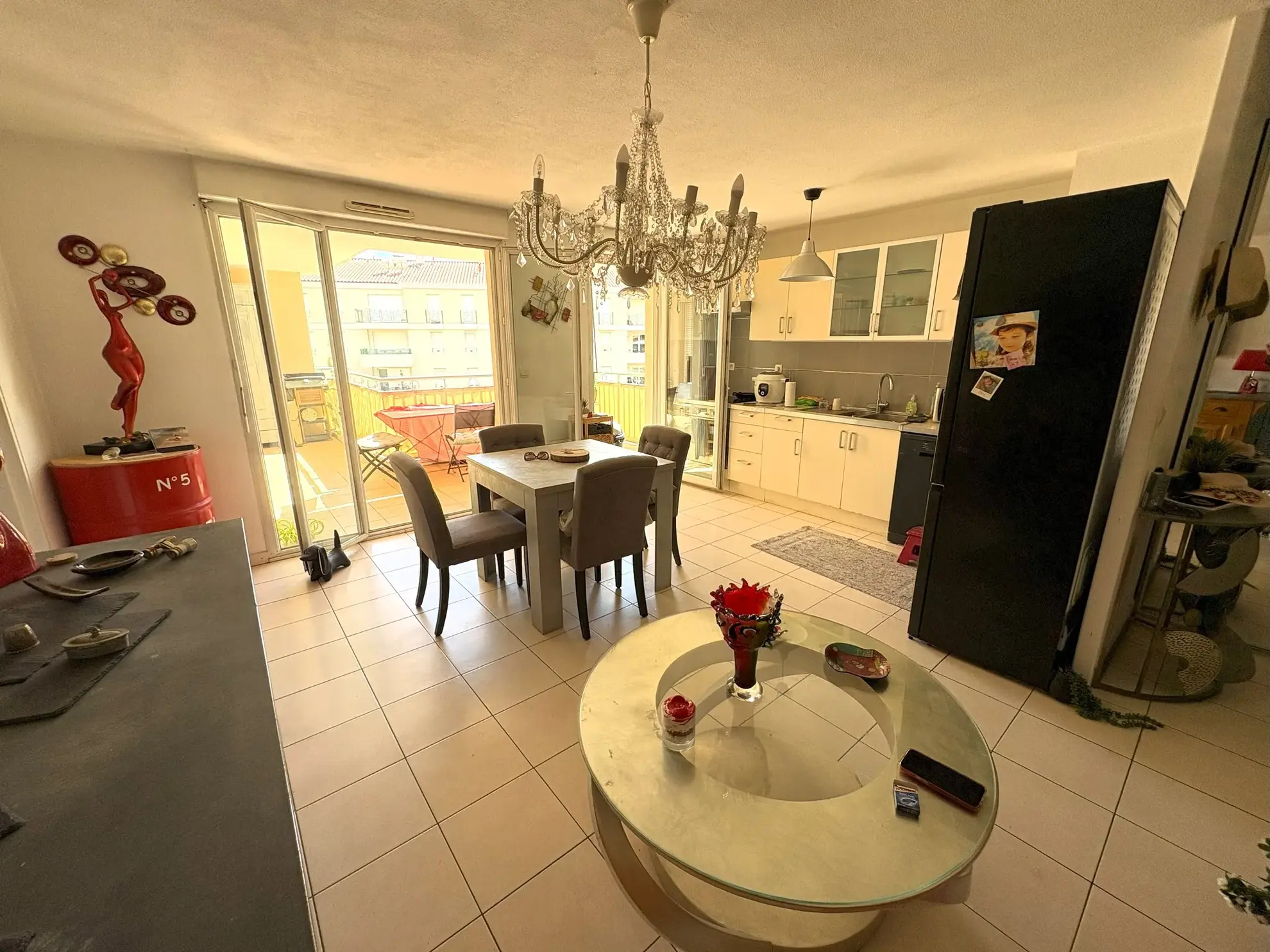Appartement Type 3 à Toulon avec terrasse, parking et locataire en place 