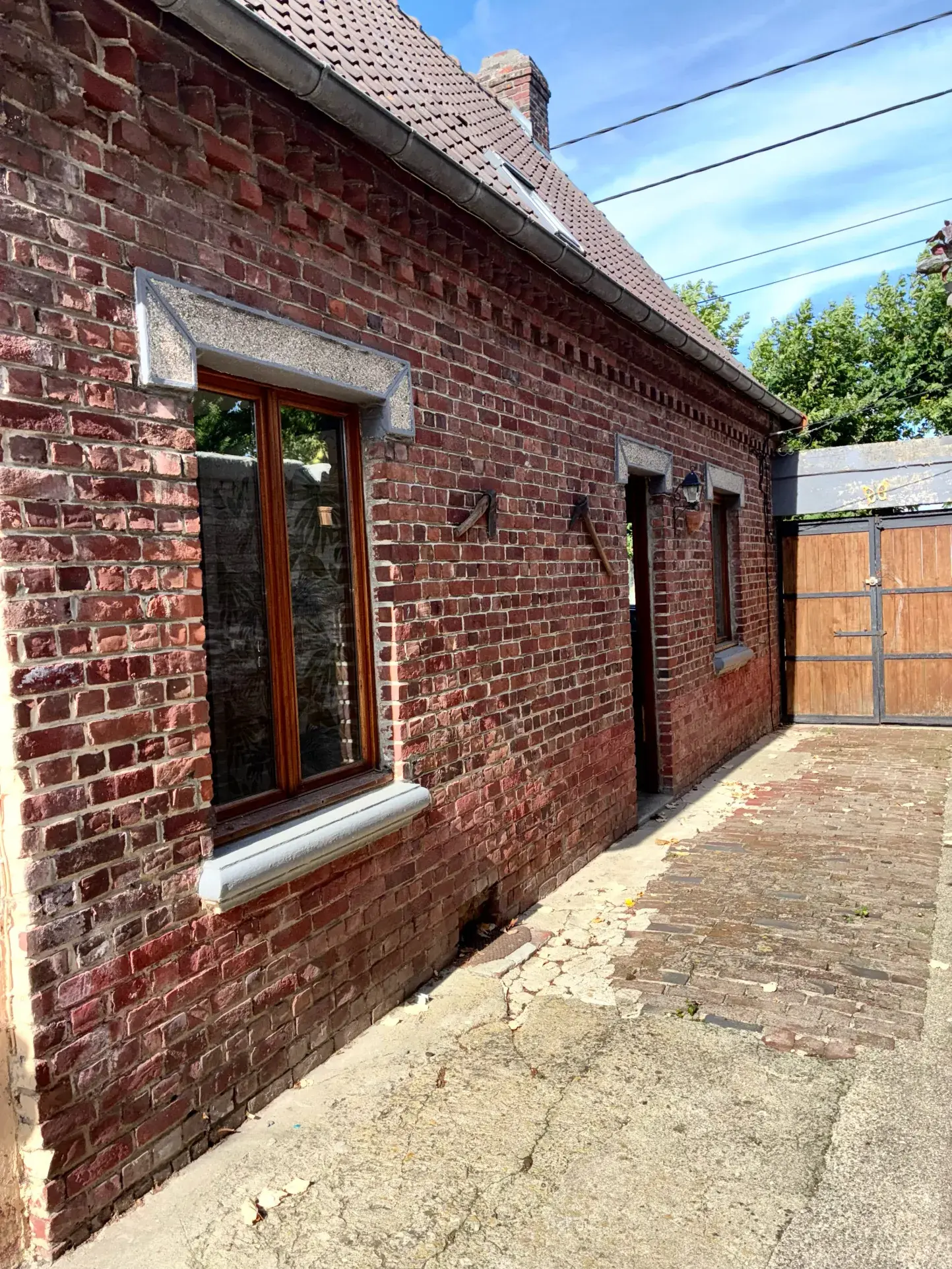 Maison à vendre à Ferfay, 95 m² avec cour privée et rénovation récente 