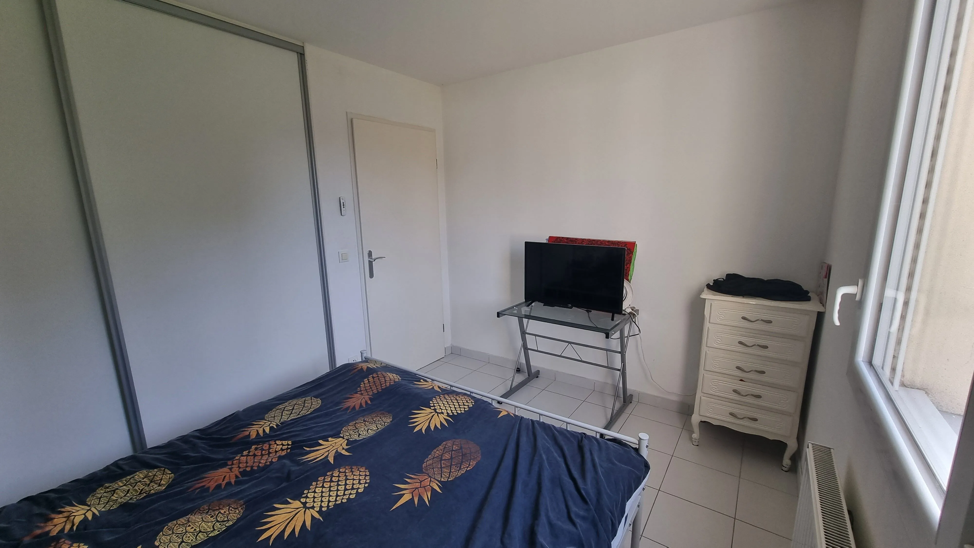 Appartement T4 lumineux avec terrasse et piscine à Roanne, résidence sécurisée 