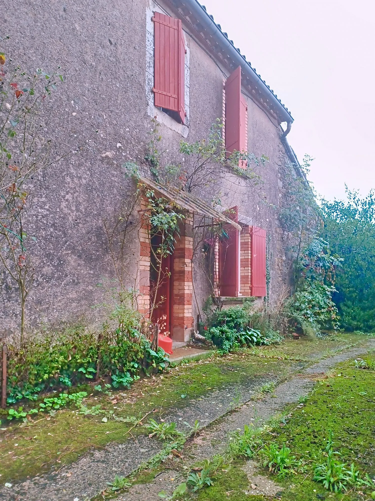 Maison ancienne à rénover de 141m² avec dépendances à Terre de Bancalié