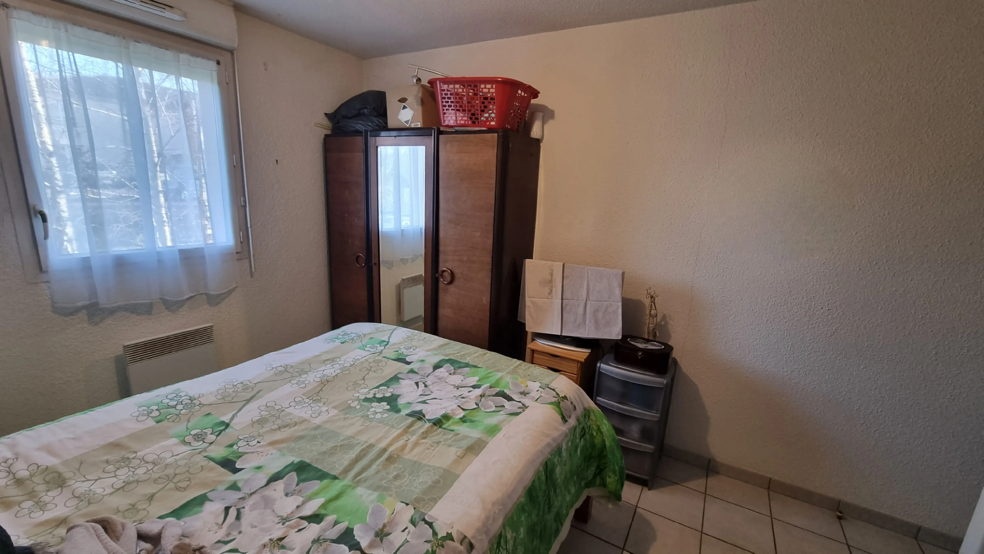 Appartement de 41 m² avec terrasse à Villerest – Investissement locatif idéal 