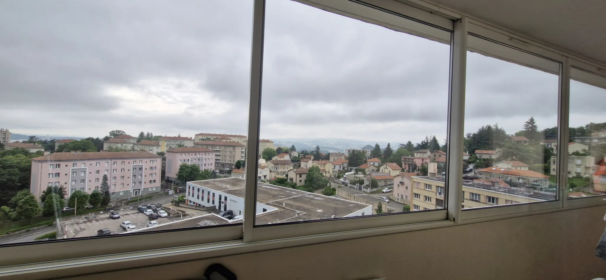 Bel appartement F3 de 60m² avec garage et balcon à Saint-Étienne (Montplaisir)