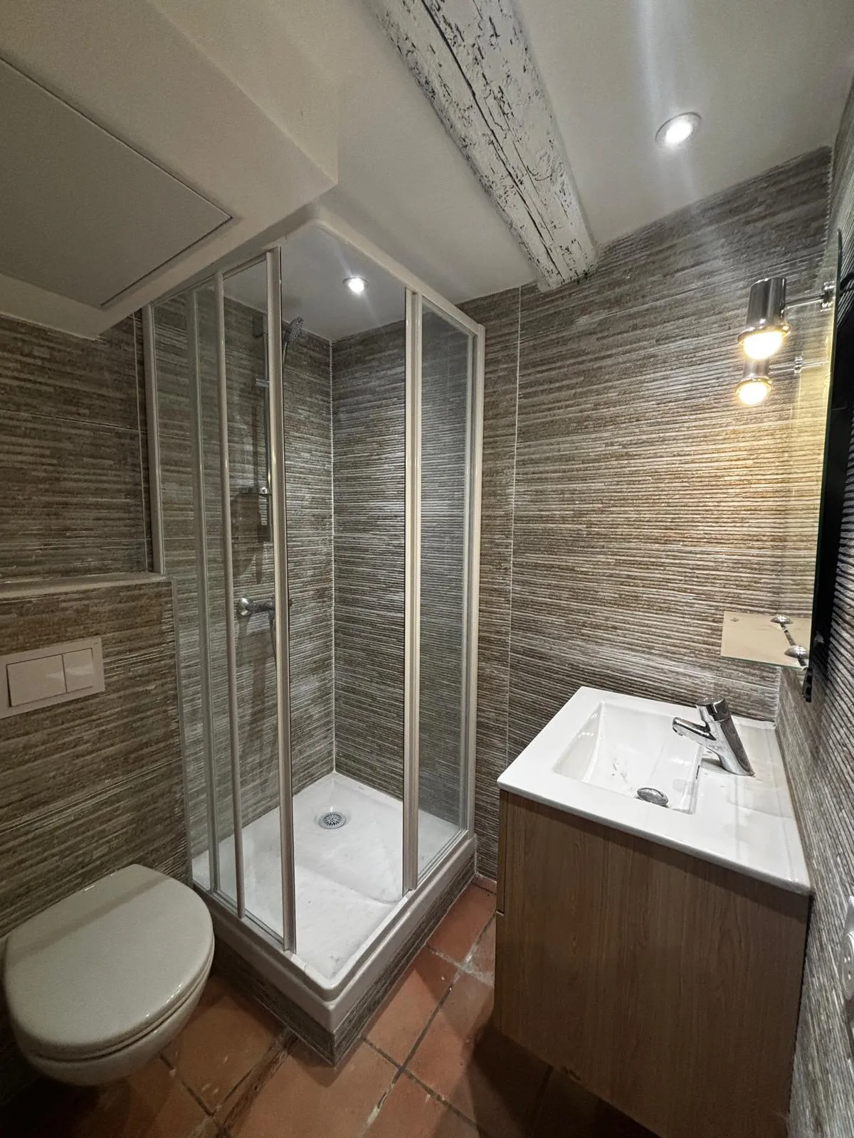 Studio en rez-de-chaussée de 28 m² avec cachet dans Hyères historique 