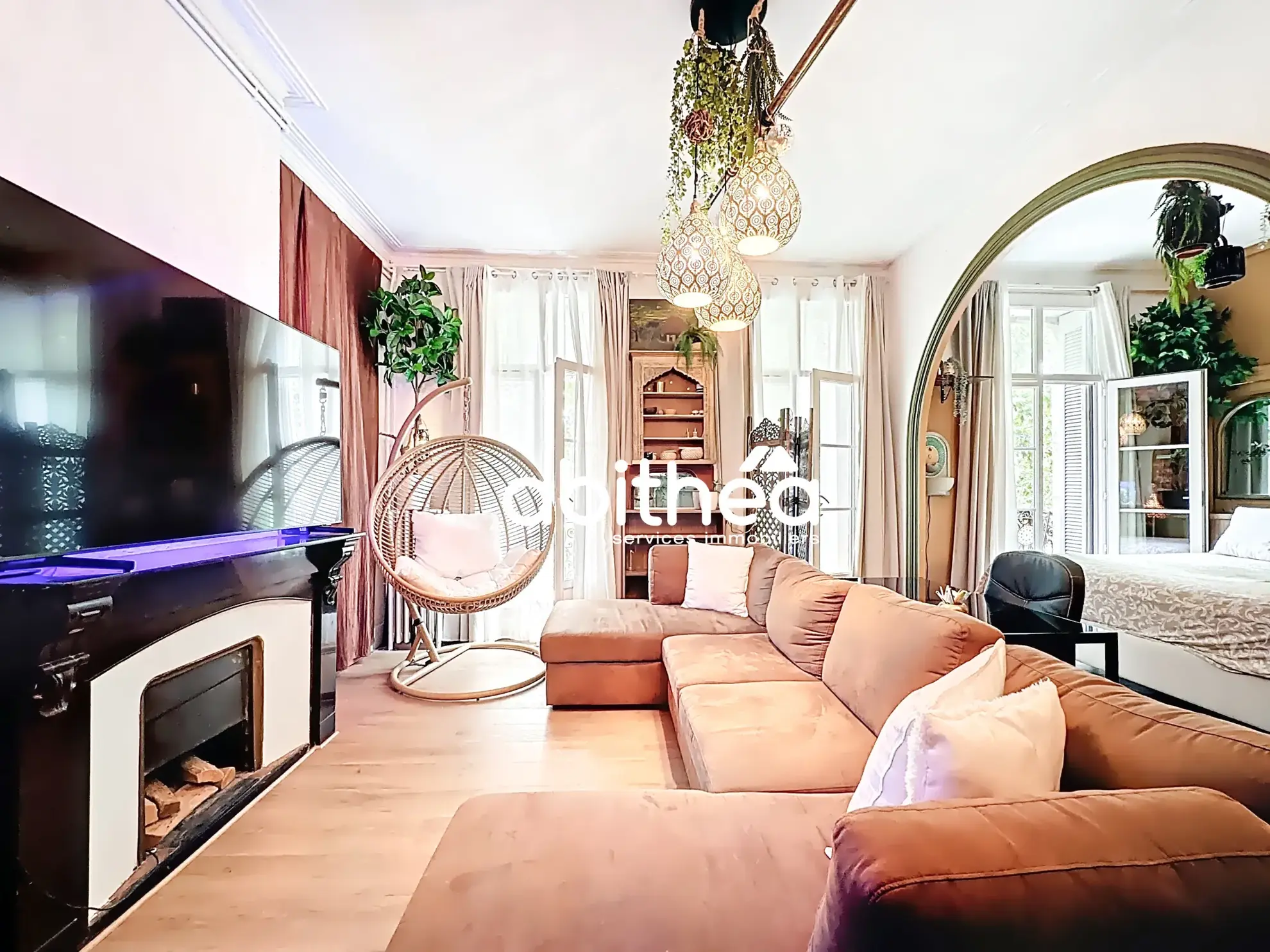 Spacieux appartement T5 de 190 m² en centre historique à Béziers avec vue dégagée