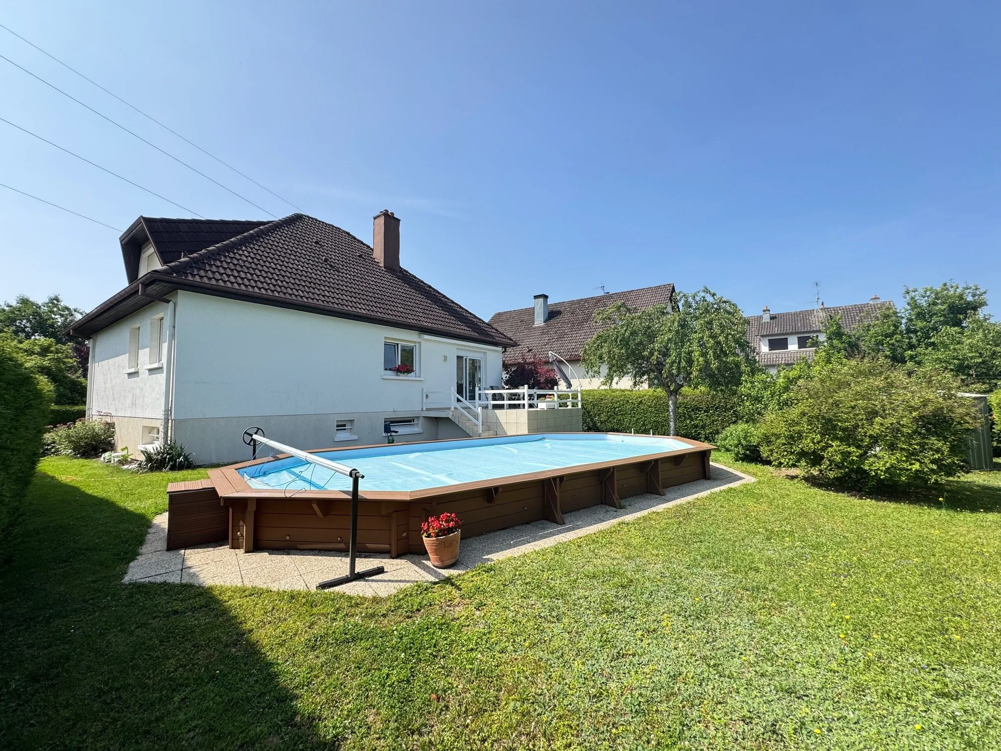 Maison T5 avec piscine à Valdoie - 127 m², 3 chambres, terrain de 6,38 ares 