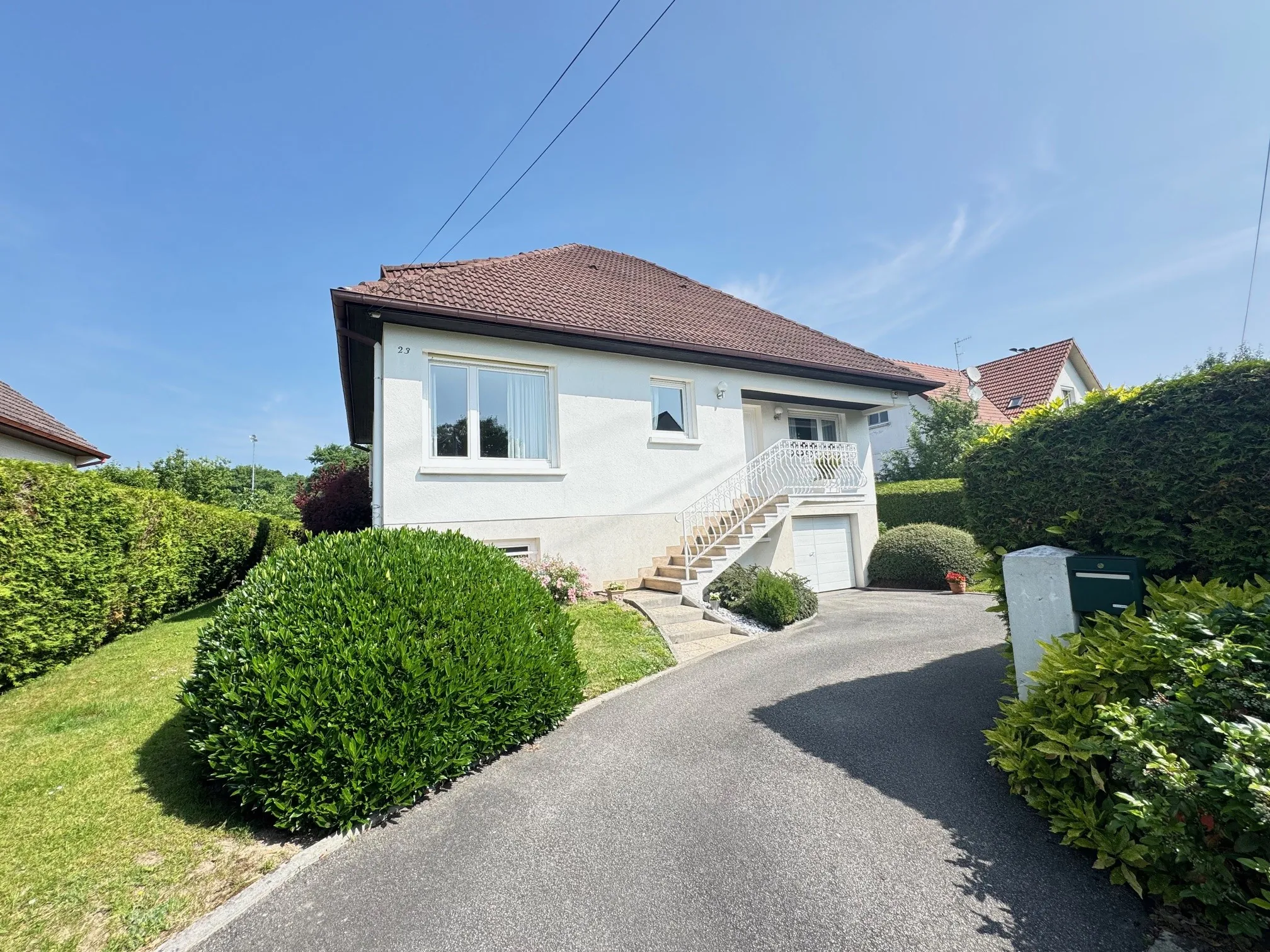 Maison T5 avec piscine à Valdoie - 127 m², 3 chambres, terrain de 6,38 ares 