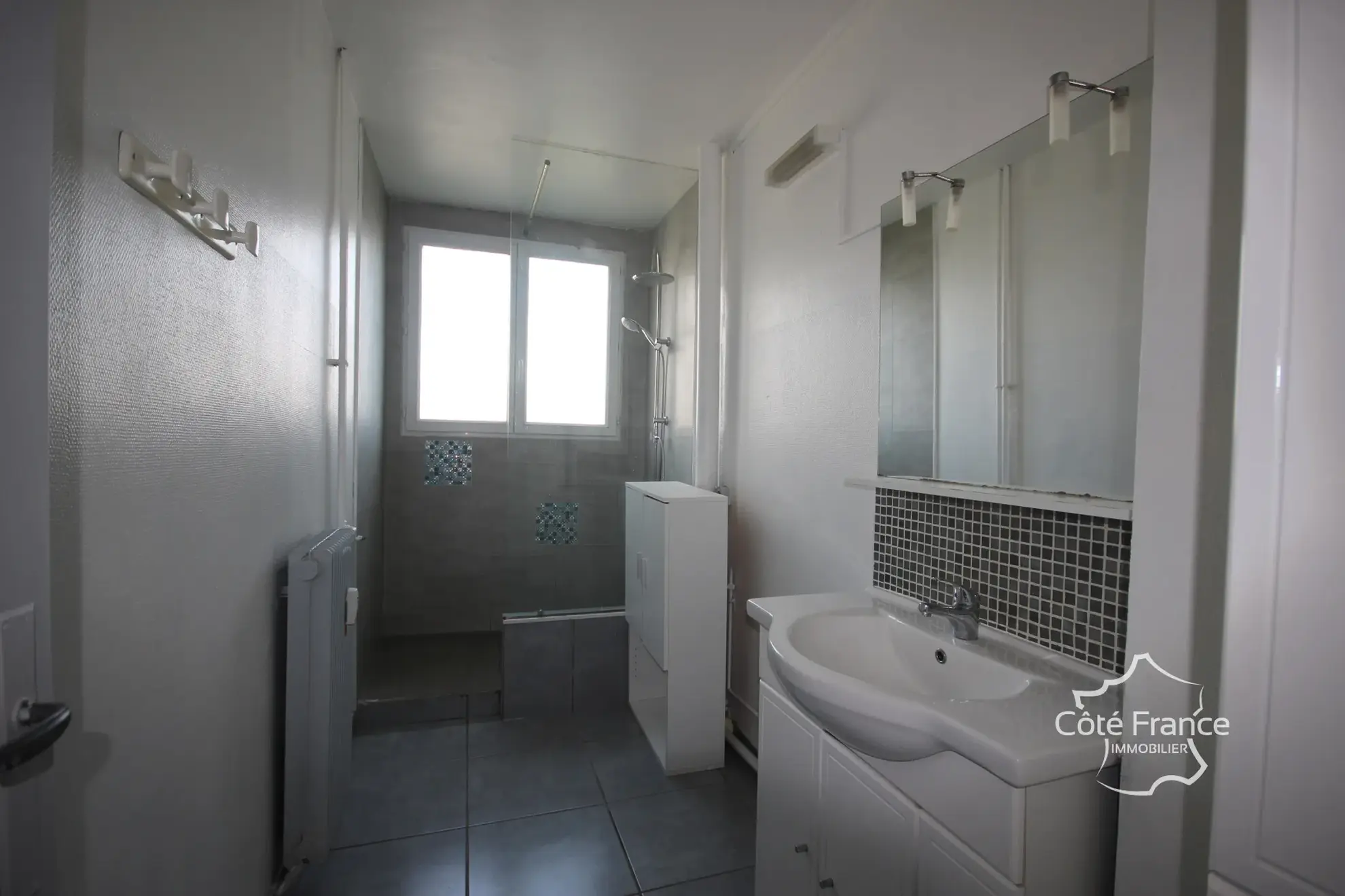 Appartement T4 lumineux à Givet - Résidence sécurisée, cave, proche frontière belge 