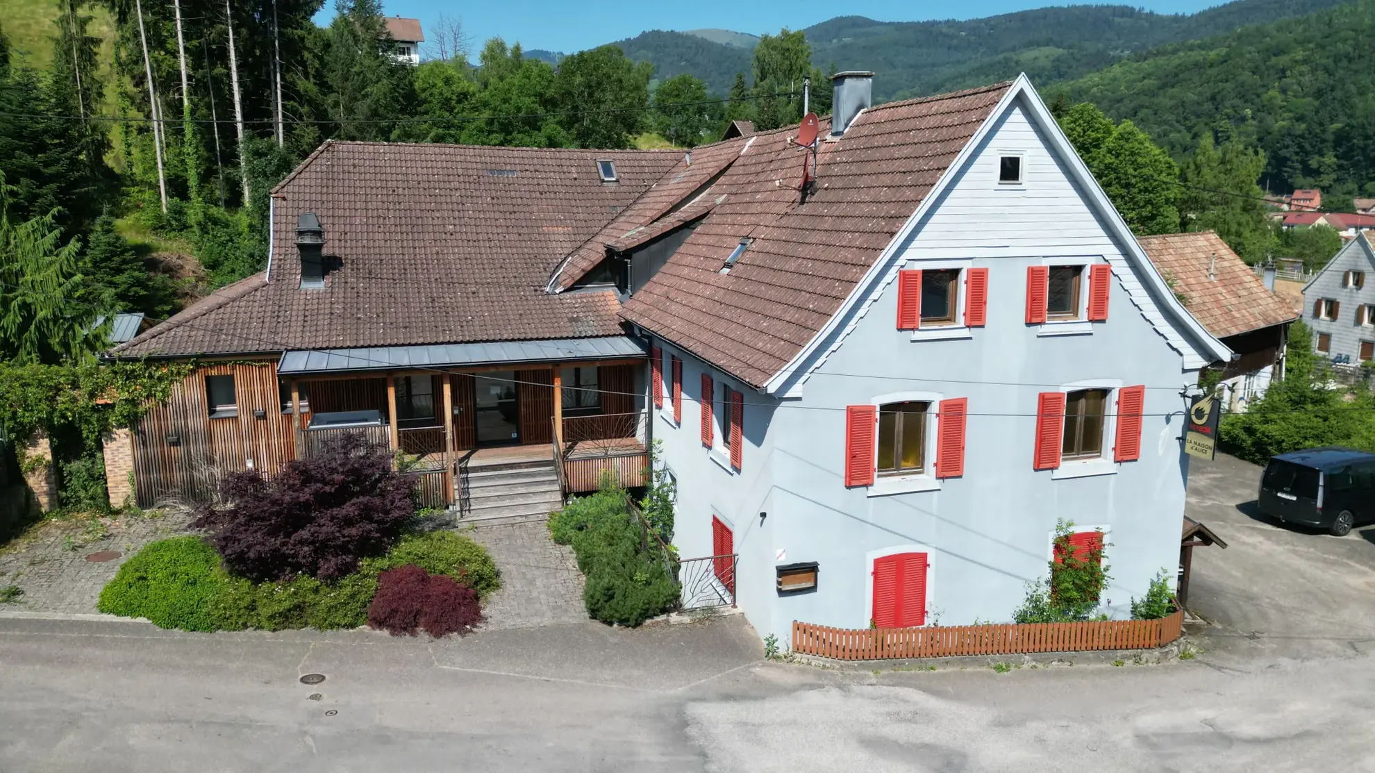 À vendre ensemble immobilier avec restaurant, chambres d'hôtes et potentiel d'aménagement à Breitenbach