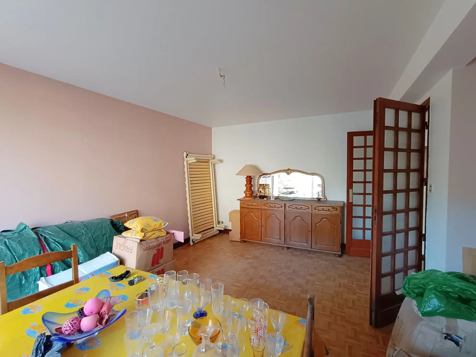 Appartement T1 bis à rénover à Carcassonne avec balcon et cave, potentiel d'investissement 