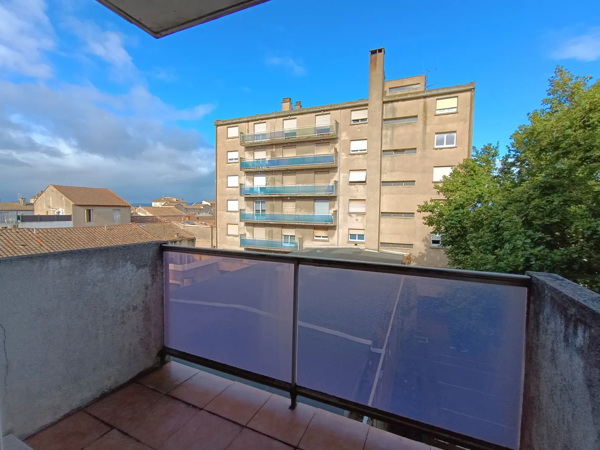 Appartement T1 bis à rénover à Carcassonne avec balcon et cave, potentiel d'investissement