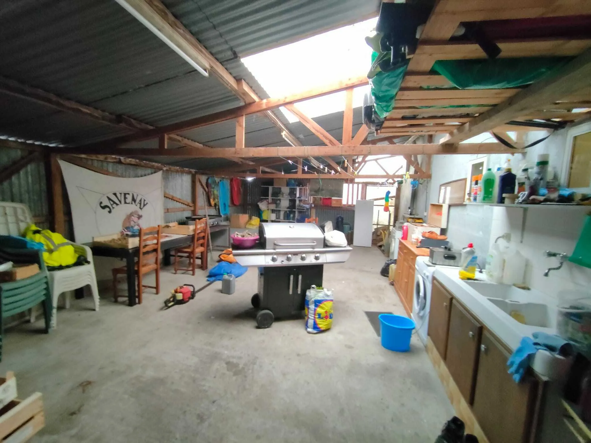 Maison à fort potentiel avec garage et grand terrain à La Chapelle Launay 