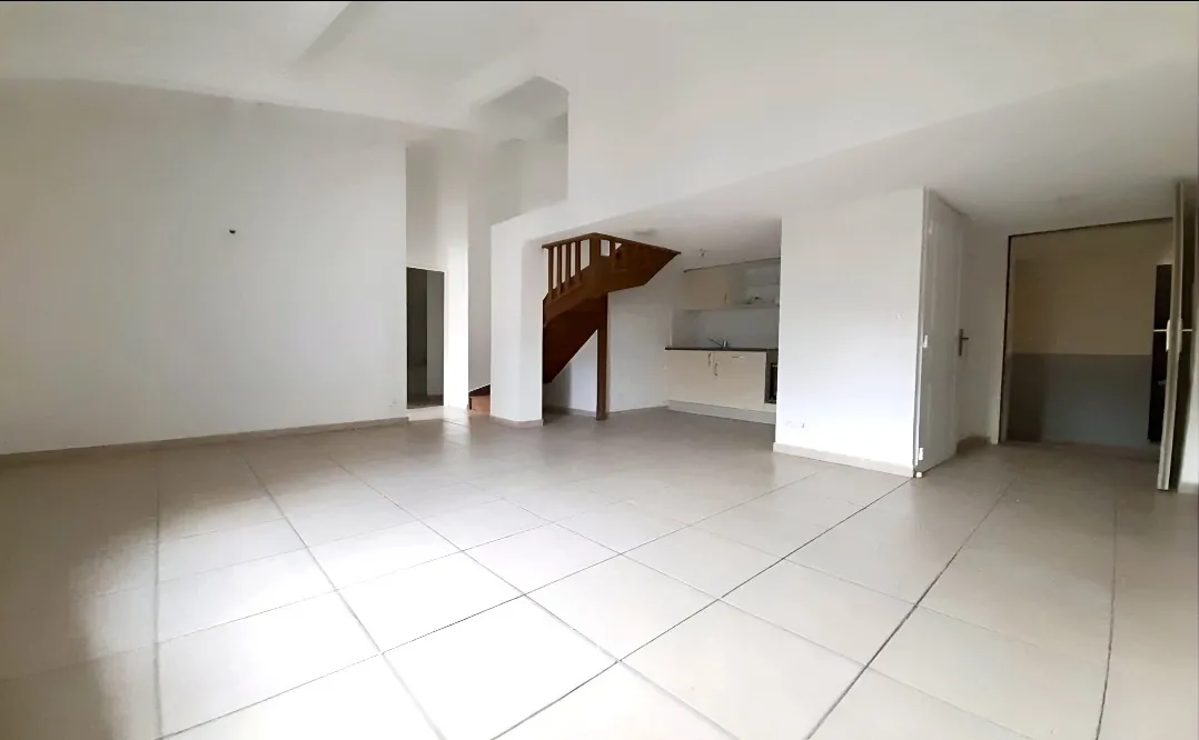 Charmant appartement T3 en dernier étage au cœur d'Agde avec mezzanine lumineuse 