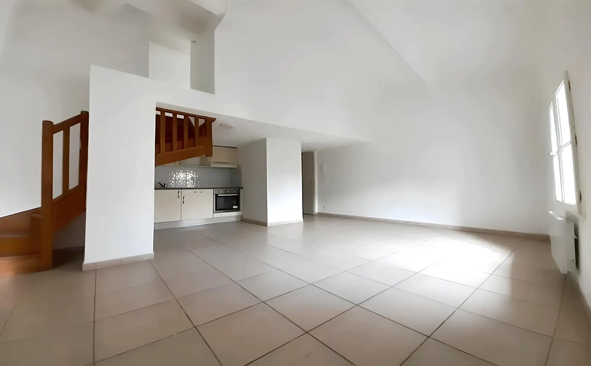 Charmant appartement T3 en dernier étage au cœur d'Agde avec mezzanine lumineuse 