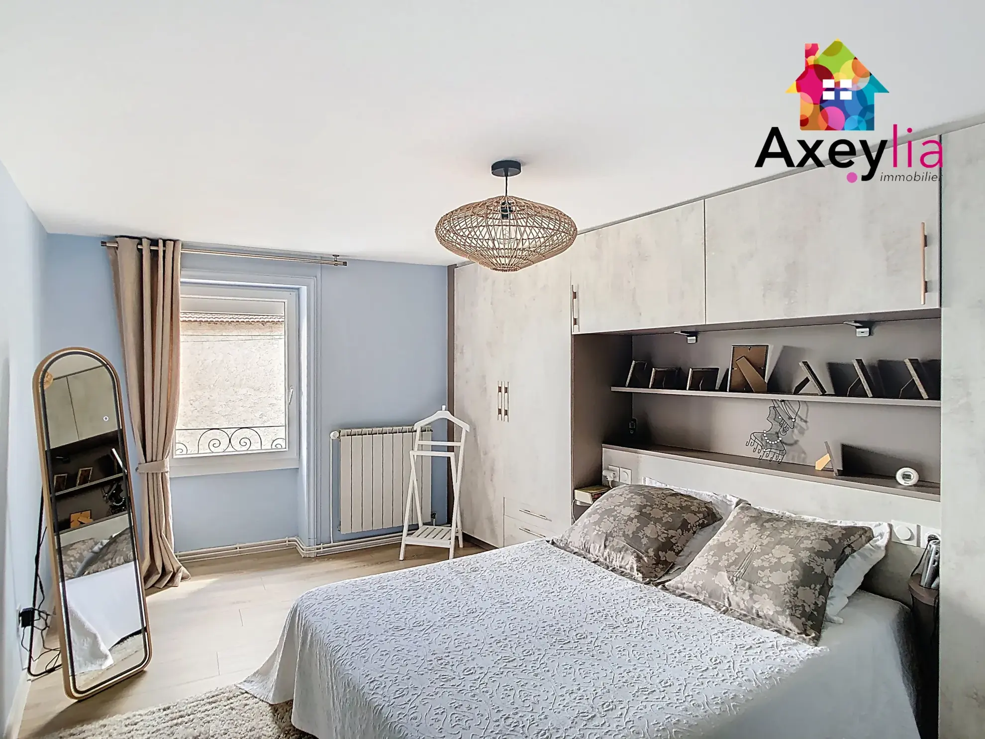 Maison en pierre rénovée à Lentigny avec terrasse, garage et vue campagne 